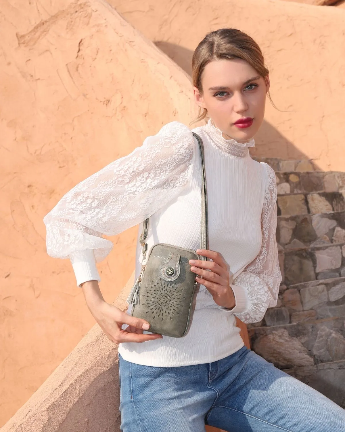 2023 Sales No. 1 cellphone purse women crossbody