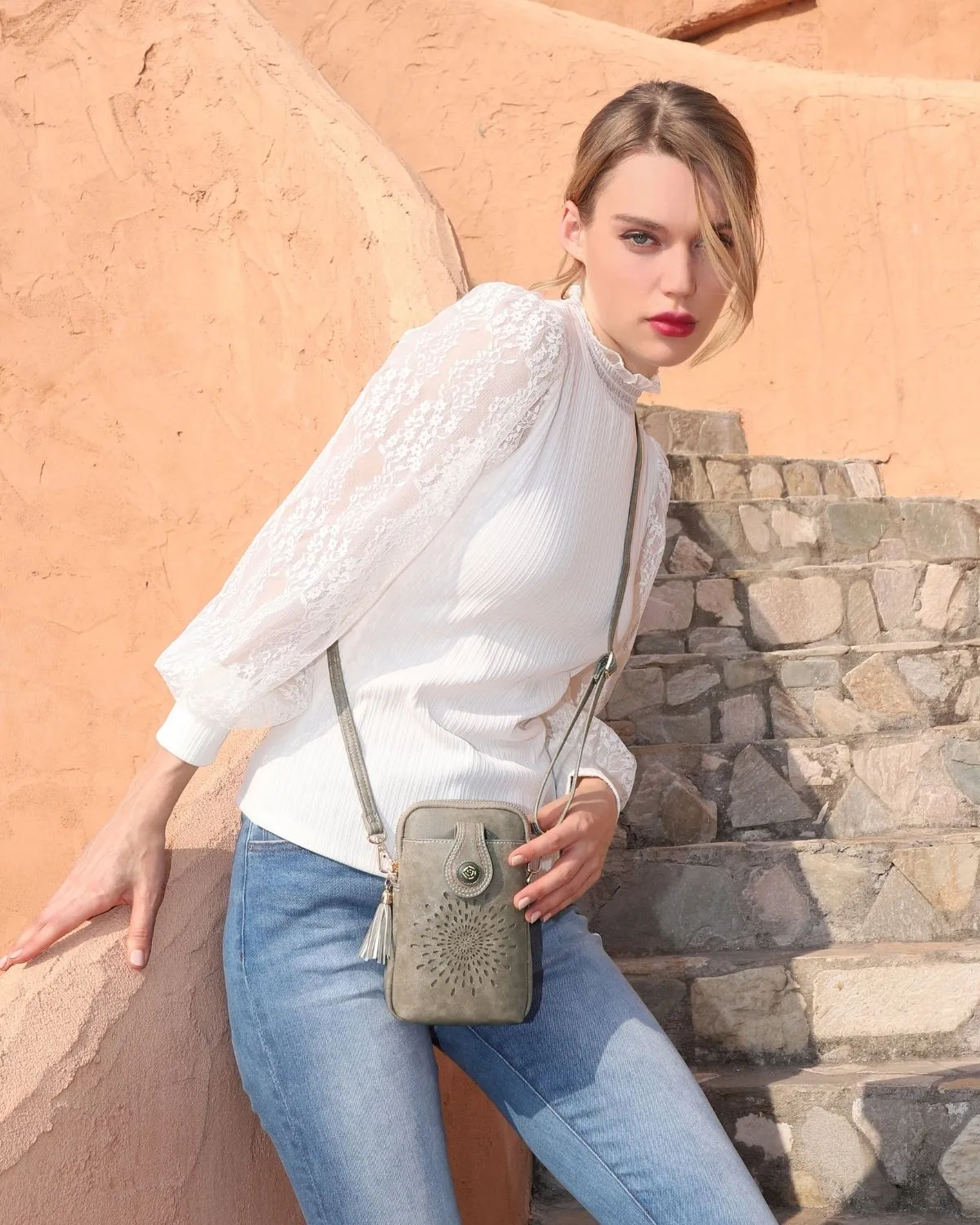 2023 Sales No. 1 cellphone purse women crossbody