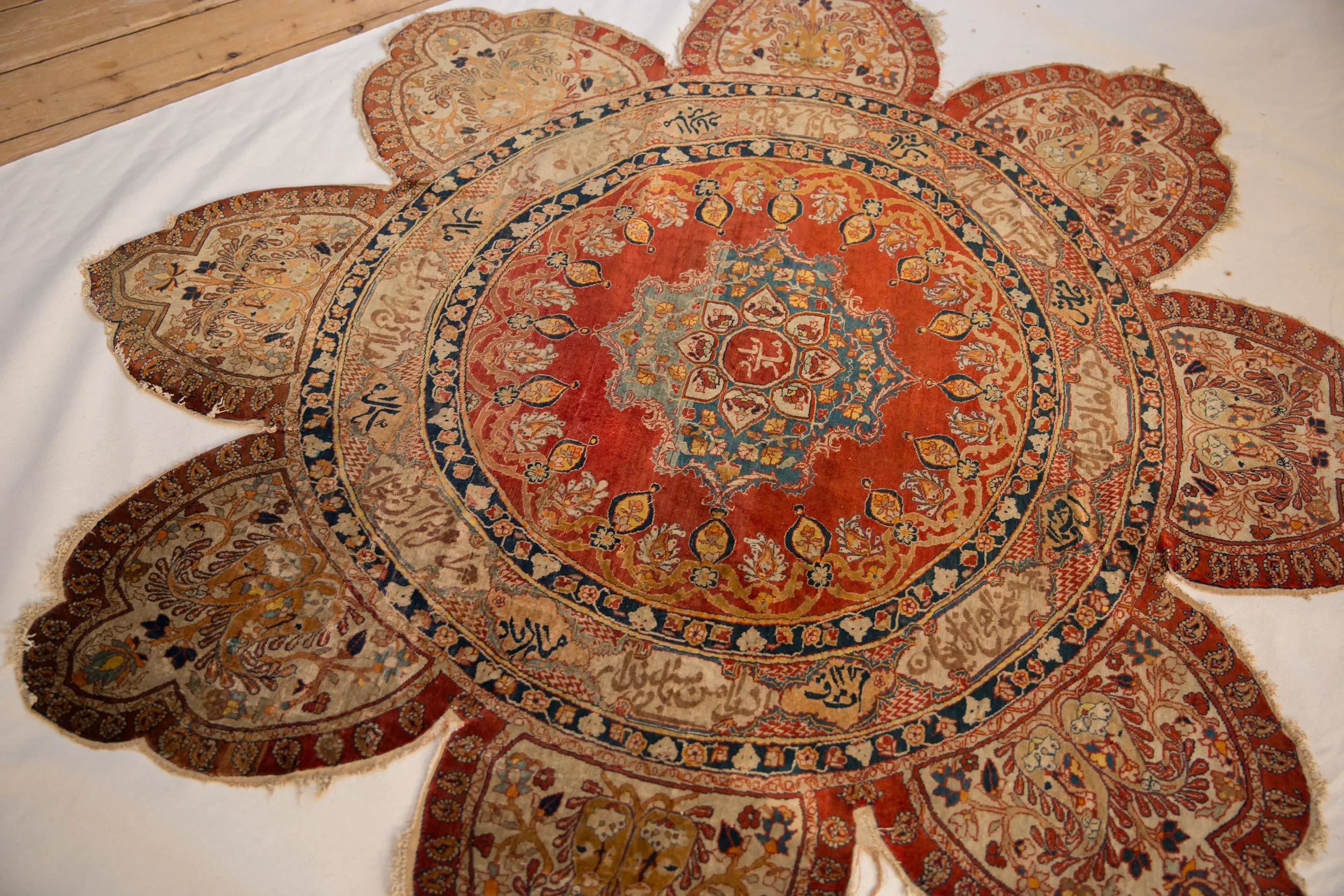 5x5 Antique Silk Tabriz Round Rug