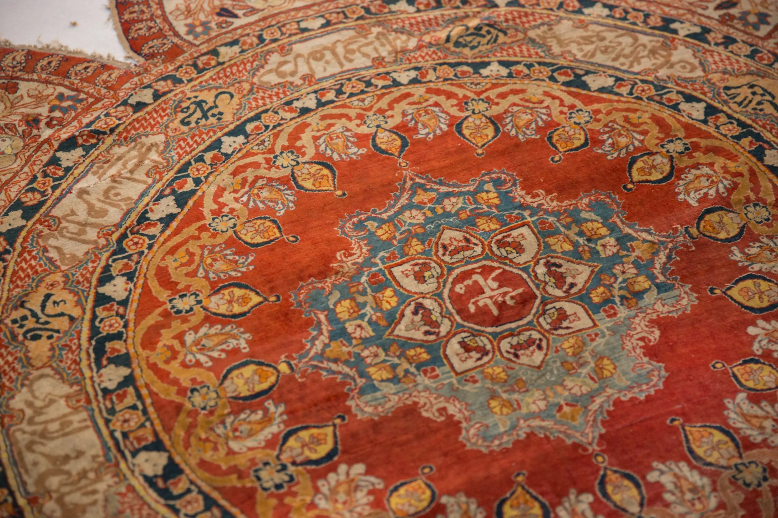 5x5 Antique Silk Tabriz Round Rug