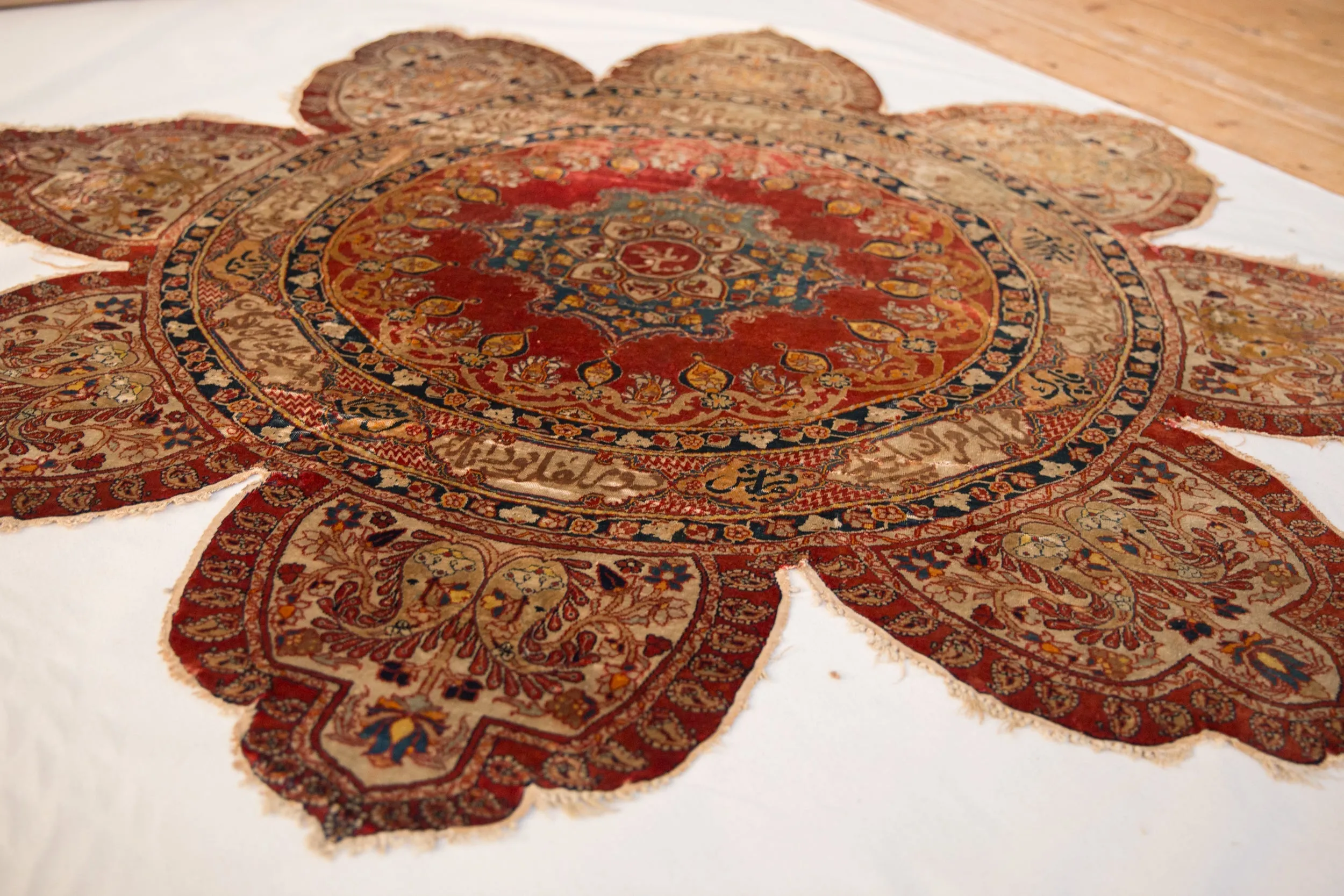 5x5 Antique Silk Tabriz Round Rug
