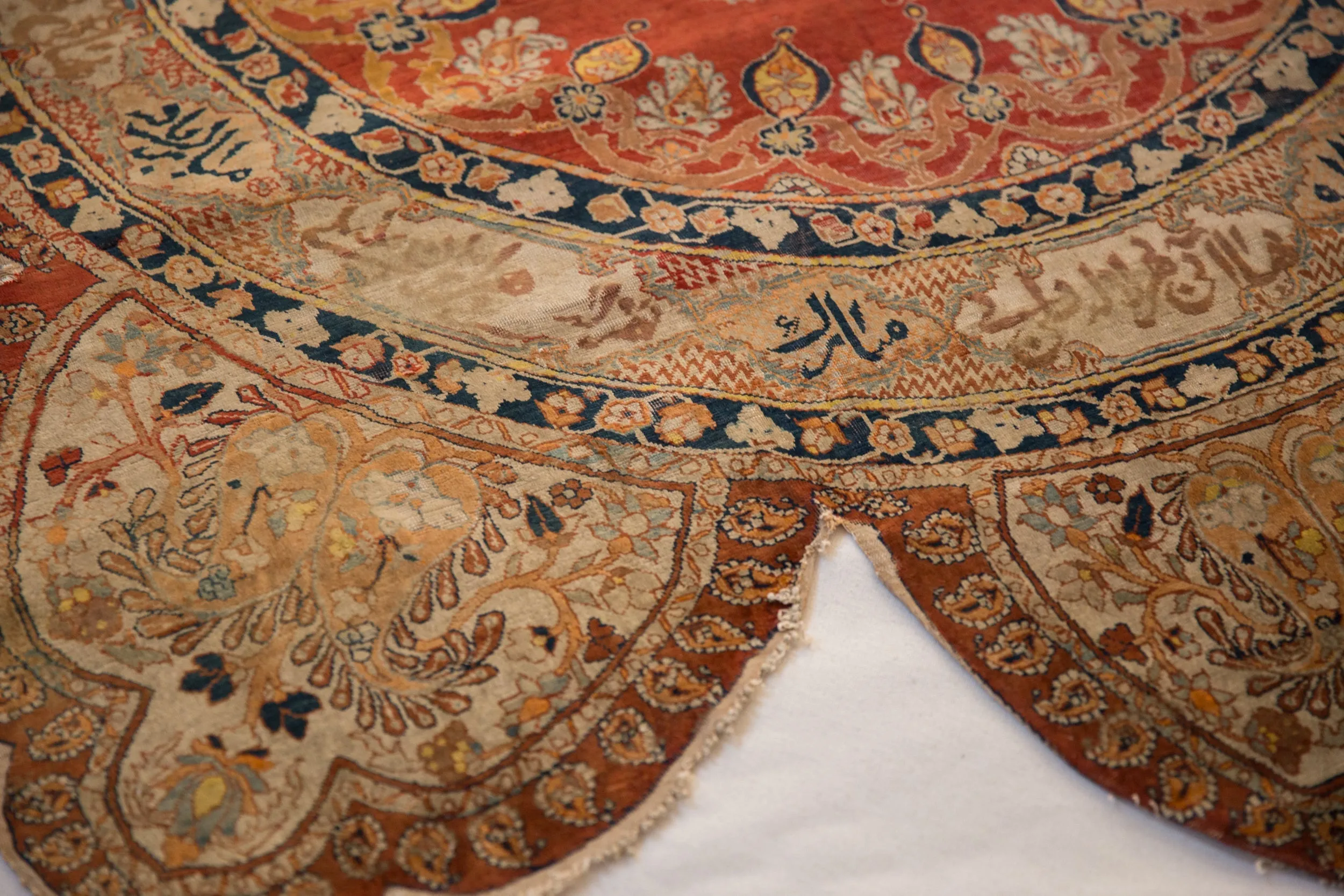 5x5 Antique Silk Tabriz Round Rug