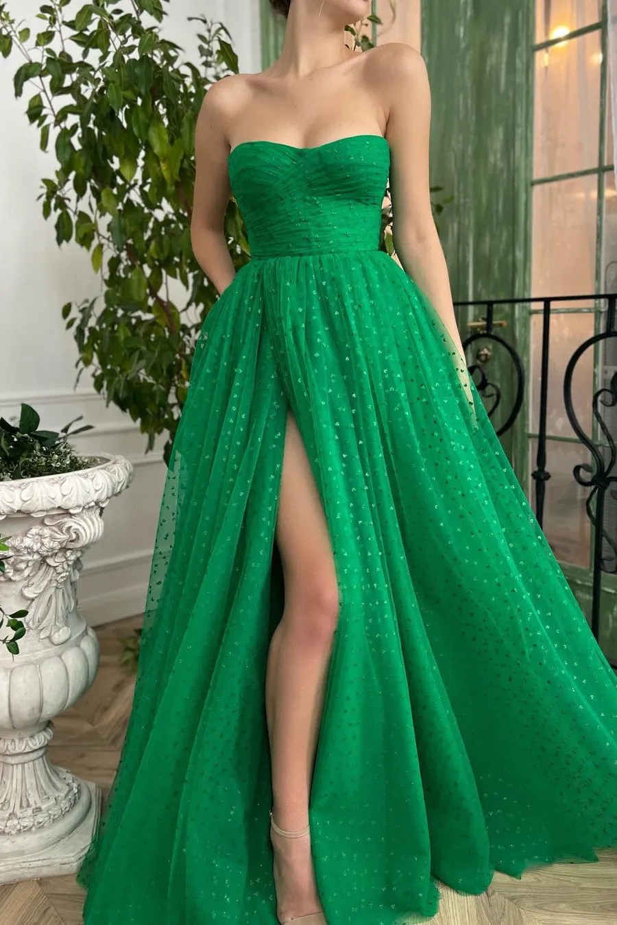 A-line Strapless Sweetheart Sequined Floor-length Sleeveless Open Back High Split Prom Dress