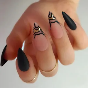Almond matte black waves french