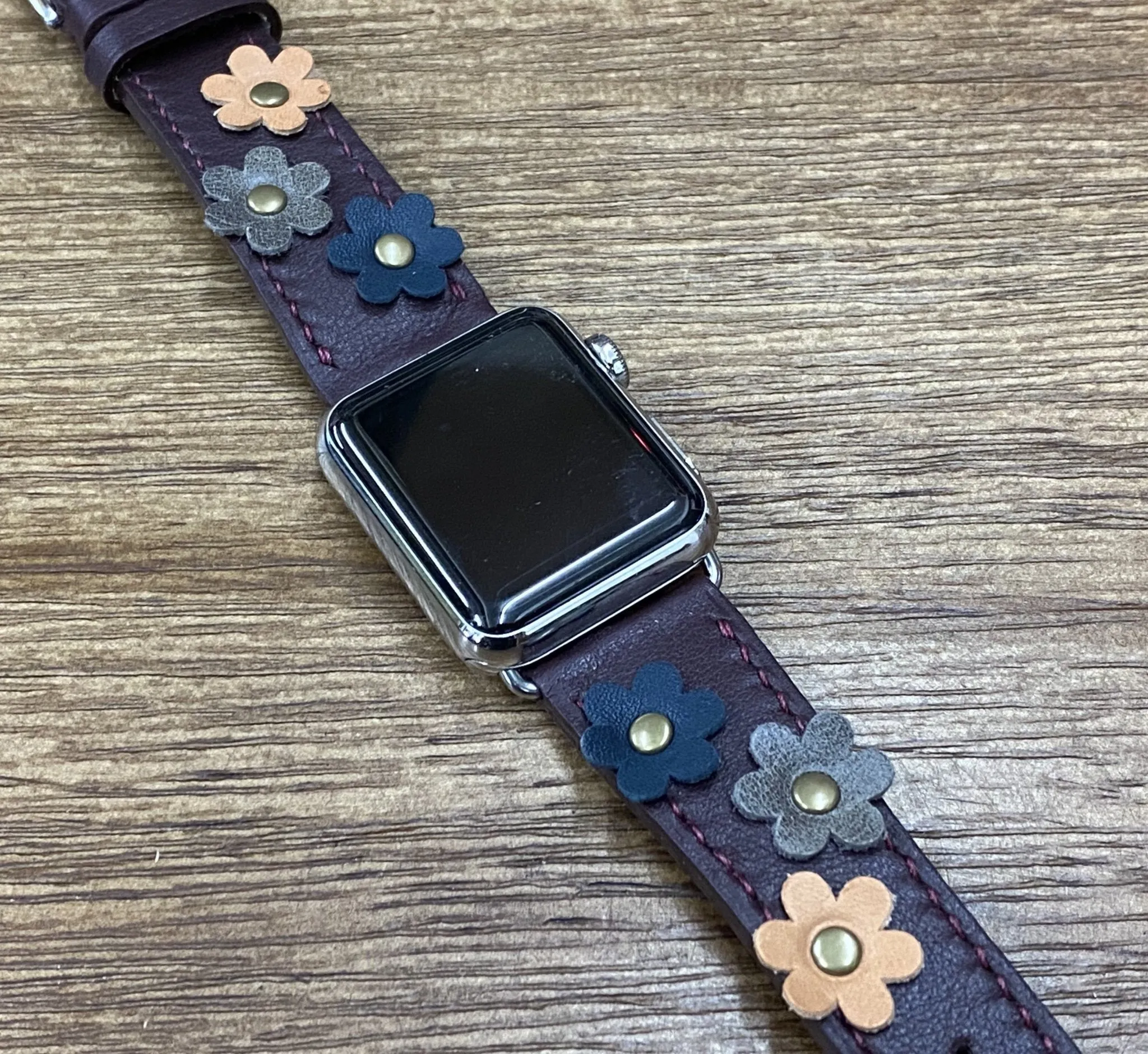 Apple Watch Series 10 Watchband, Smartwatch Band, Handmade Apple Watch Band, Wristwatch Strap, Apple Watch 42mm Watch Band Replacement, Flower deco purple red smart watch Band