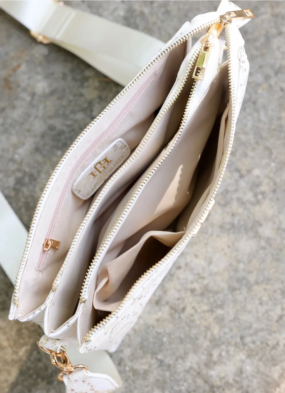 Ariana Crossbody