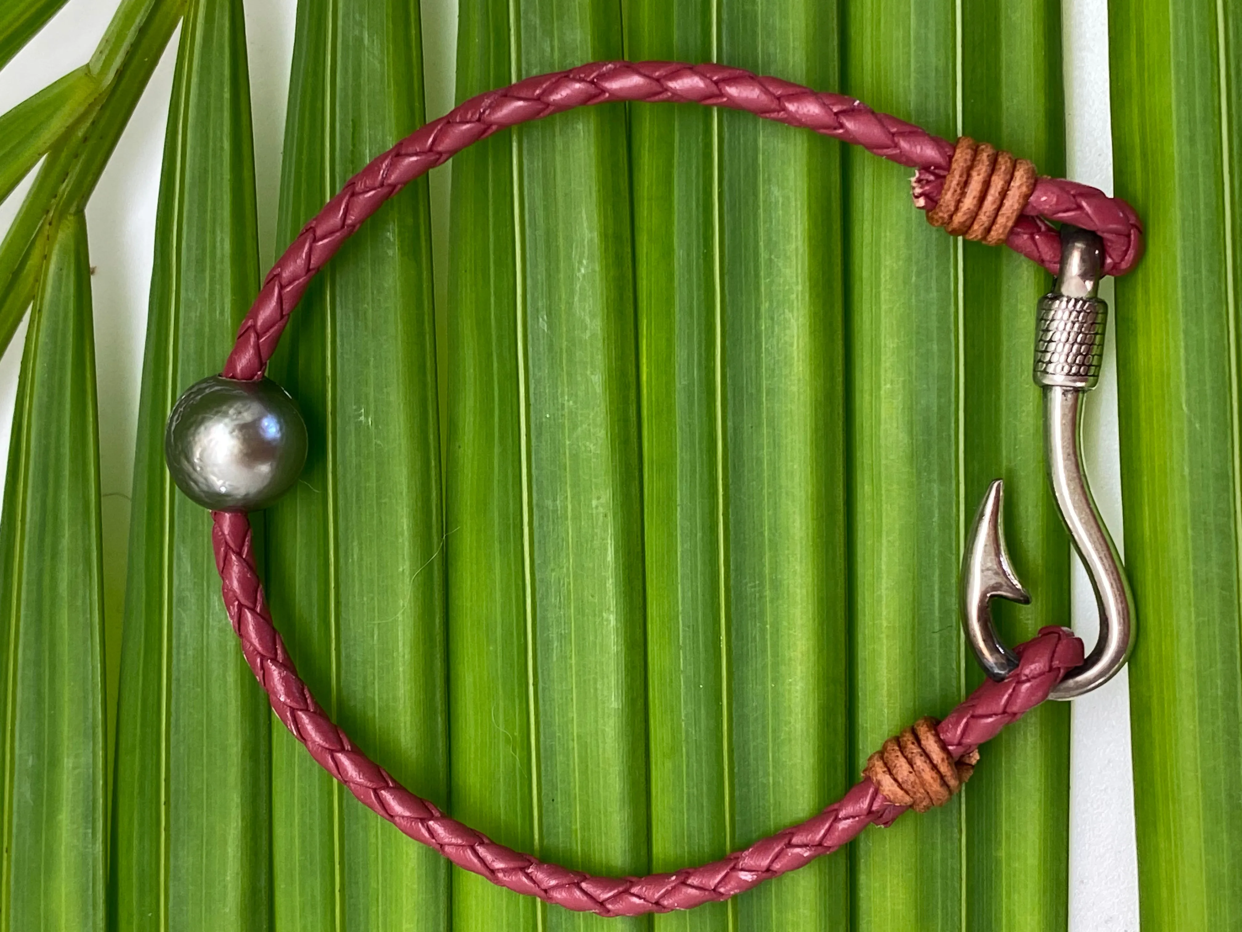 B Fishhook with pearl  for Men and women
