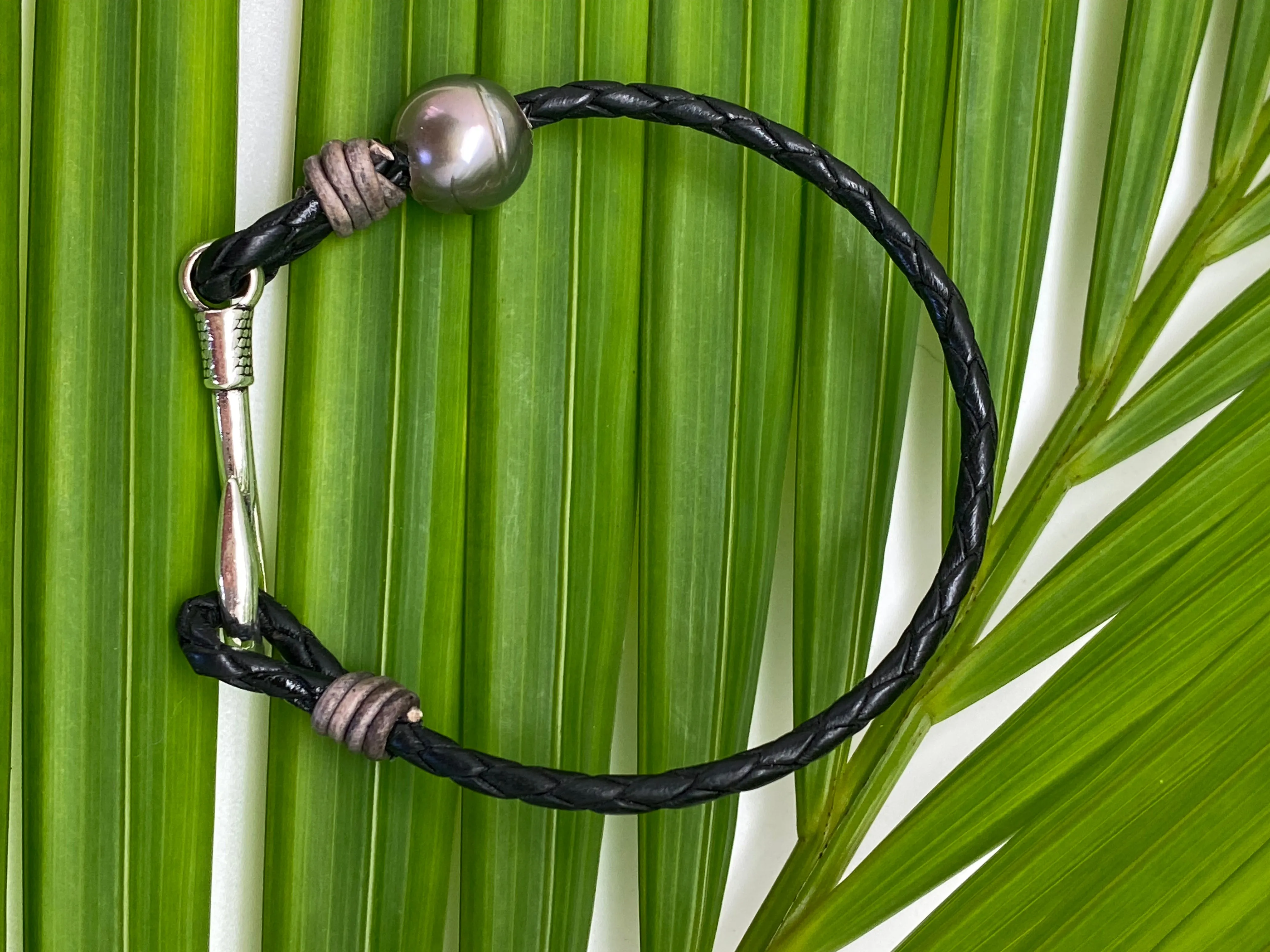 B Fishhook with pearl  for Men and women