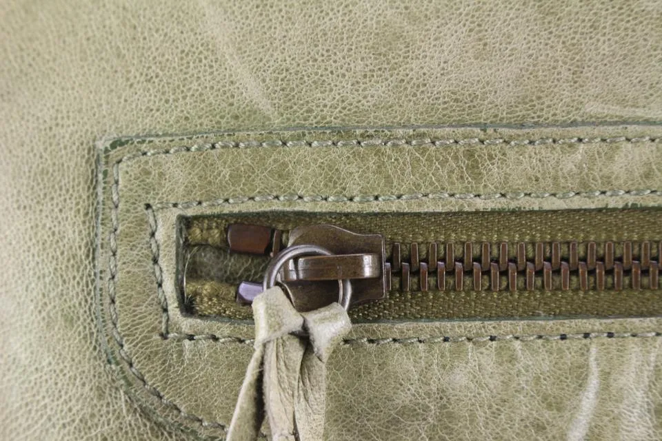 Balenciaga Olive Taupe Agneau Leather The Day Hobo 17ba53s