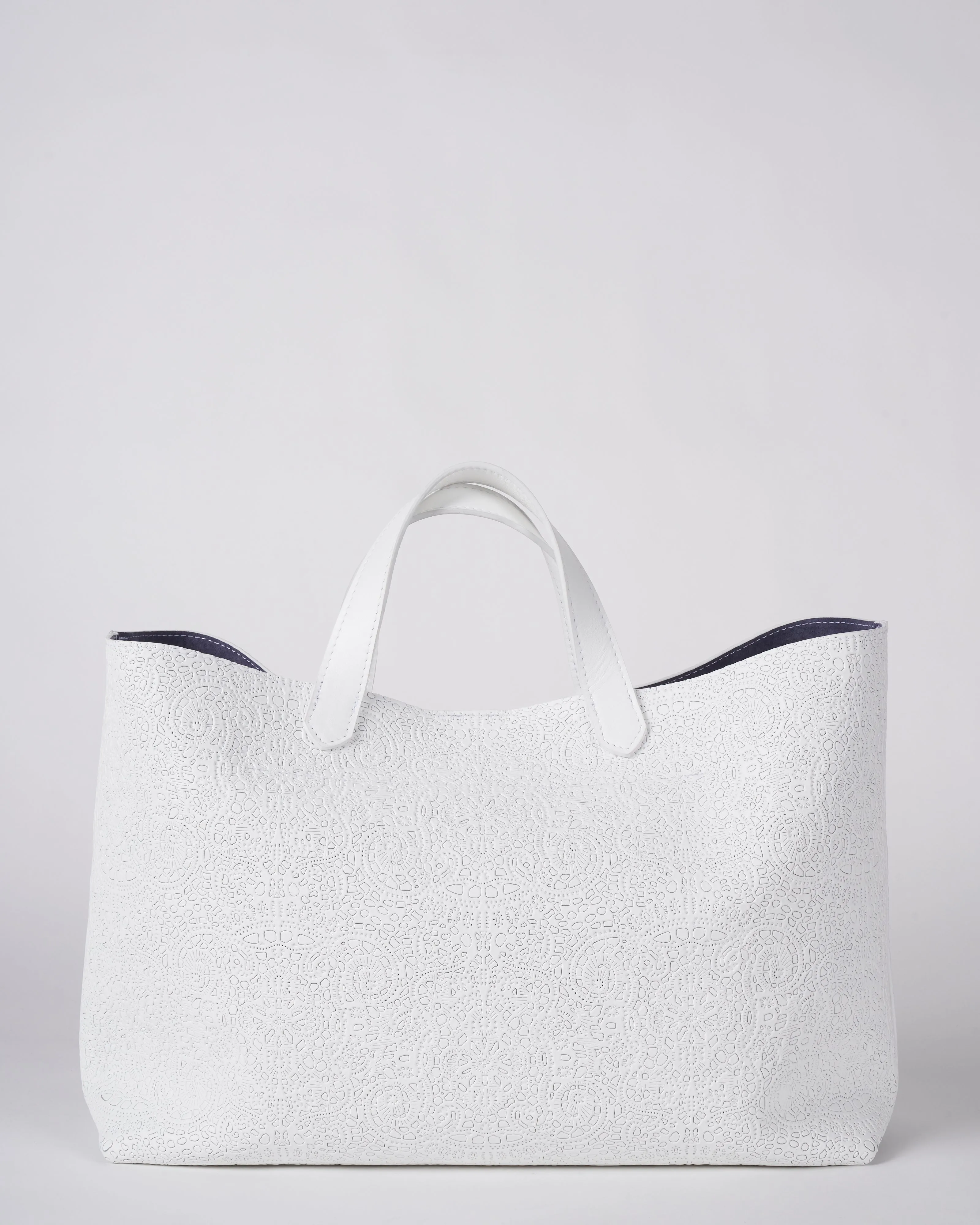 beach tote - white chantilly