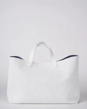 beach tote - white chantilly