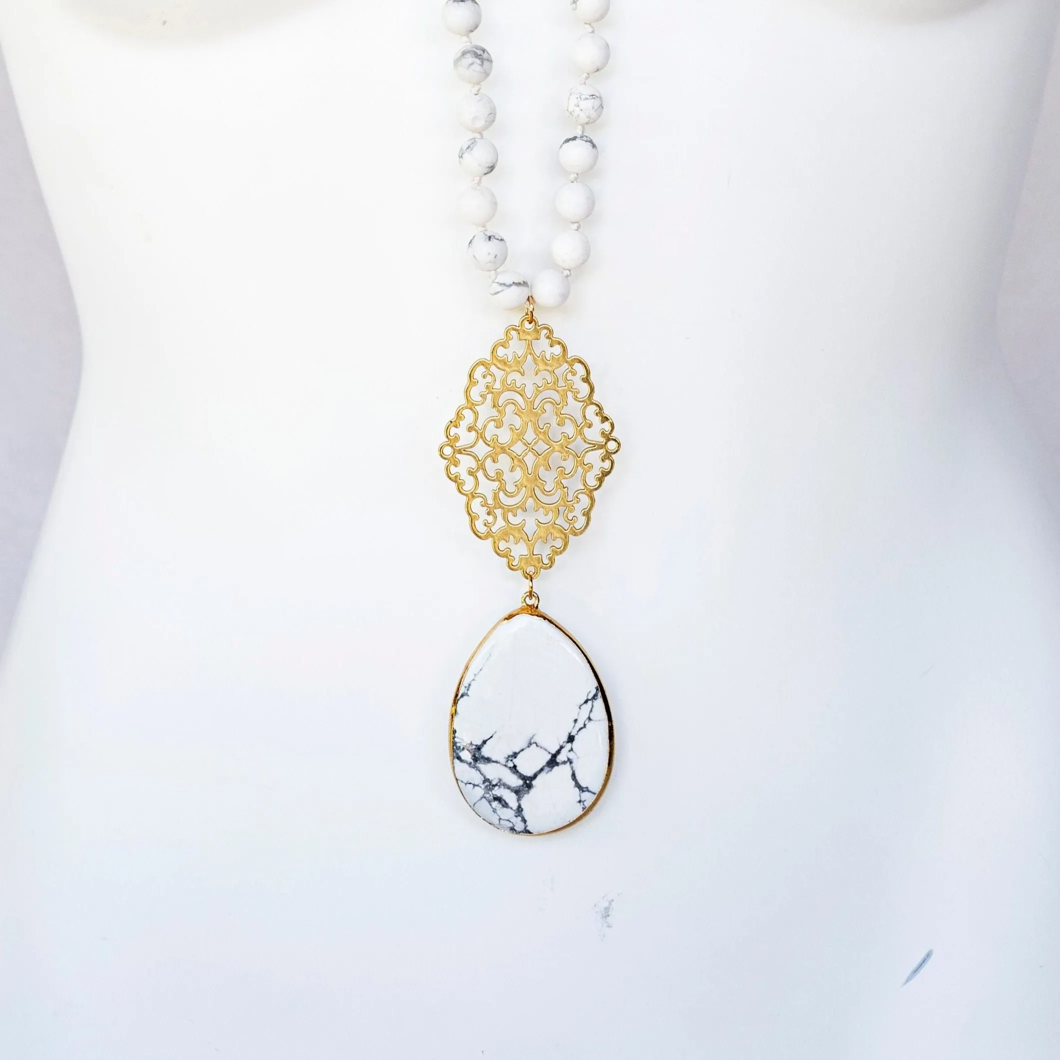 Boho & Mala Natural Tribal Round Howlite Stone Gold Necklace TN10029
