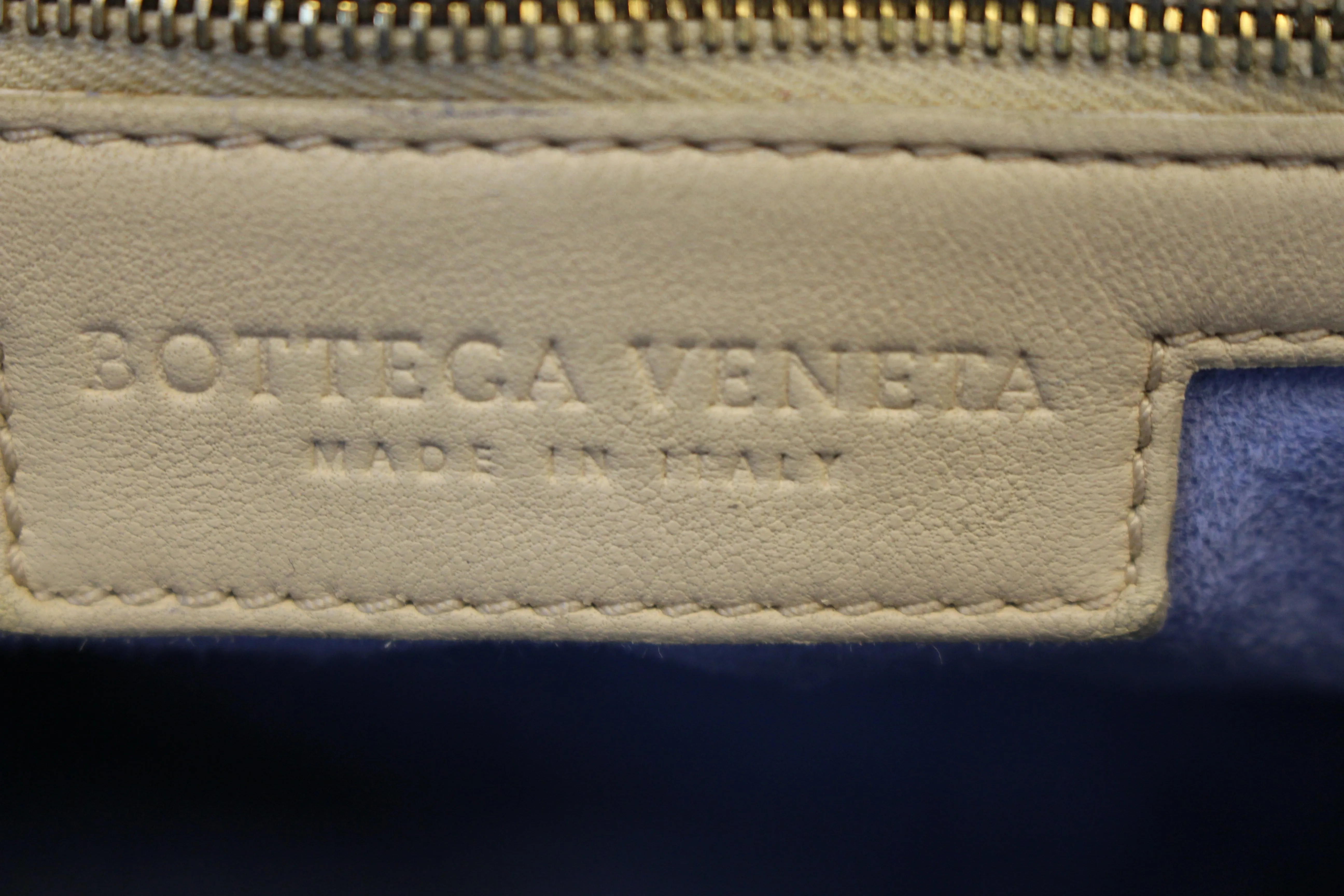 BOTTEGA VENETA Beige Intrecciato Nappa Medium Veneta Hobo Bag - Sale