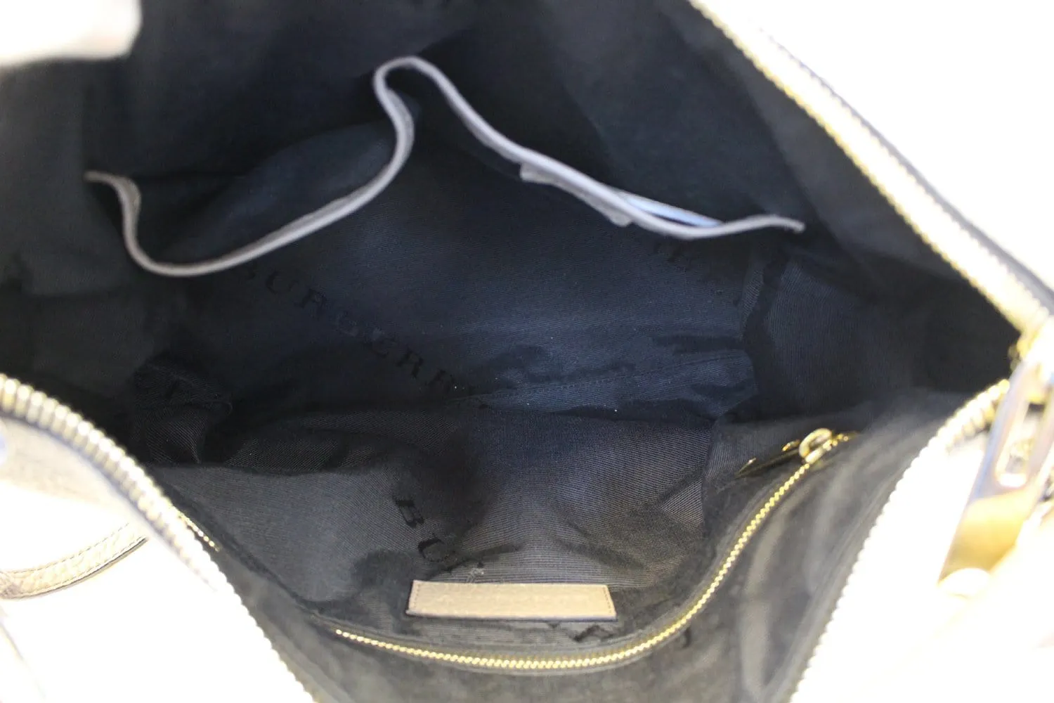 BURBERRY Heritage Grain Ledbury Hobo Bag