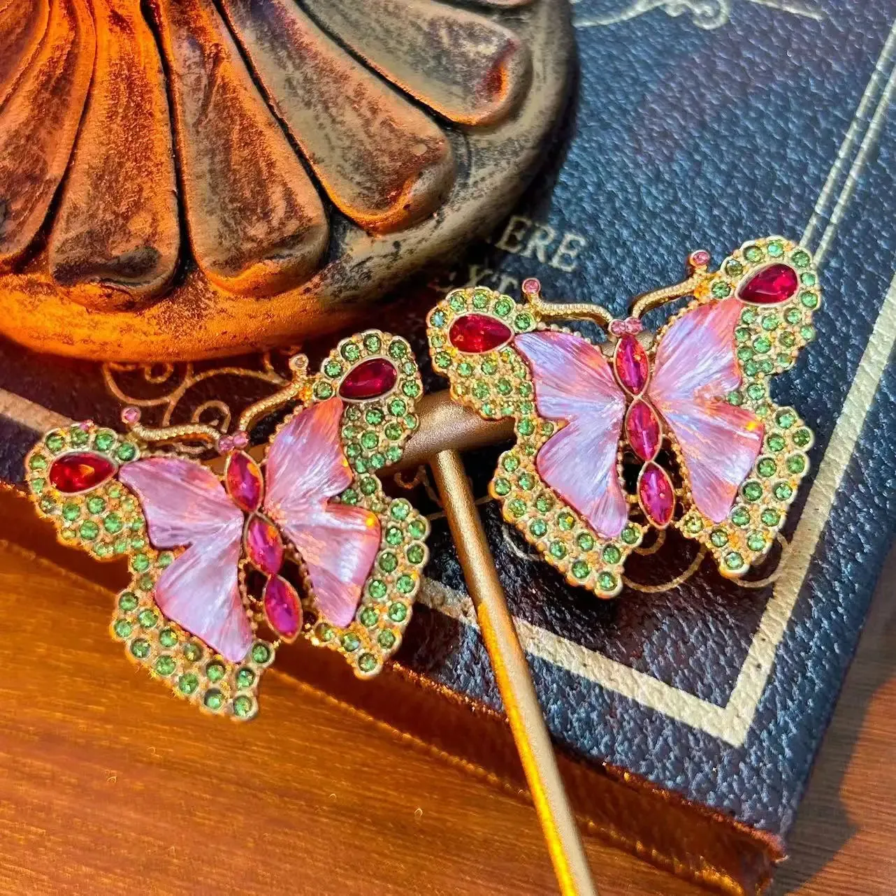 Butterfly pink rhinestone  necklace