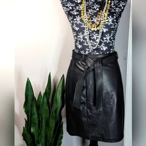 Calvin Klein Skirt w / belt
