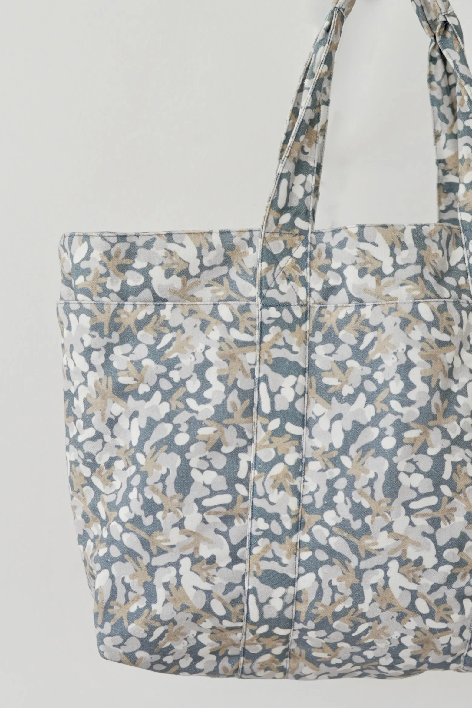 Canvas Beach Tote in Big Sky