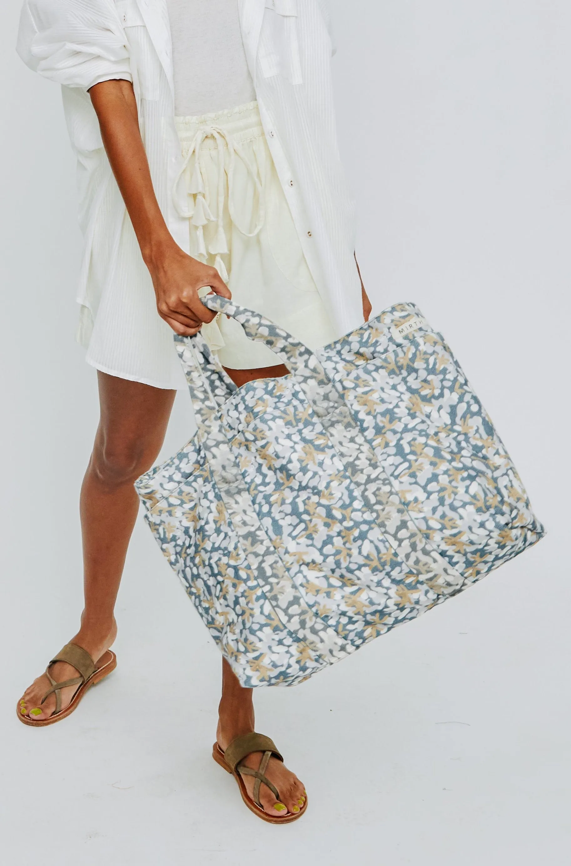 Canvas Beach Tote in Big Sky