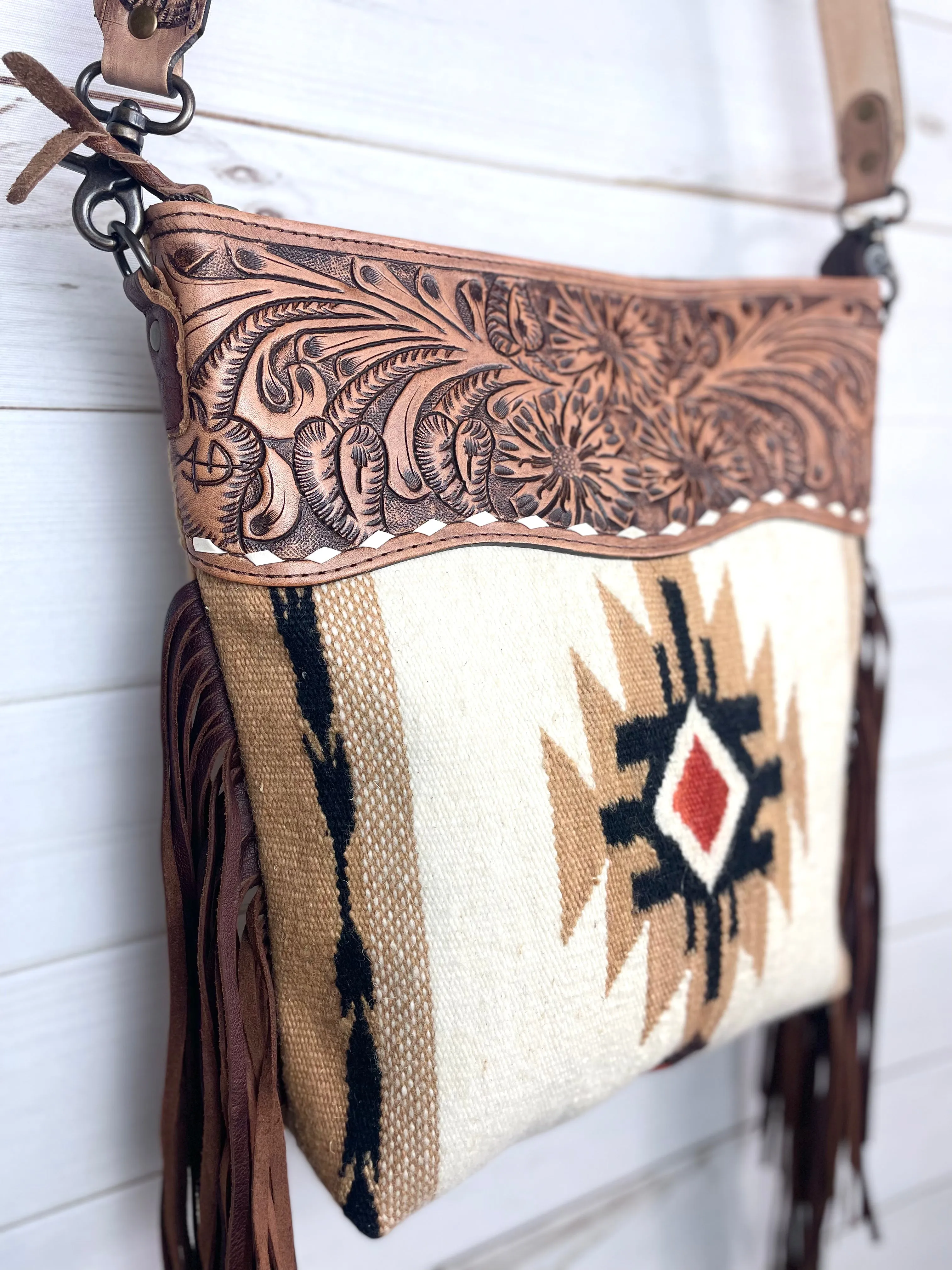 Churro Tan & Red Diamond  Woven Crossbody Handbag
