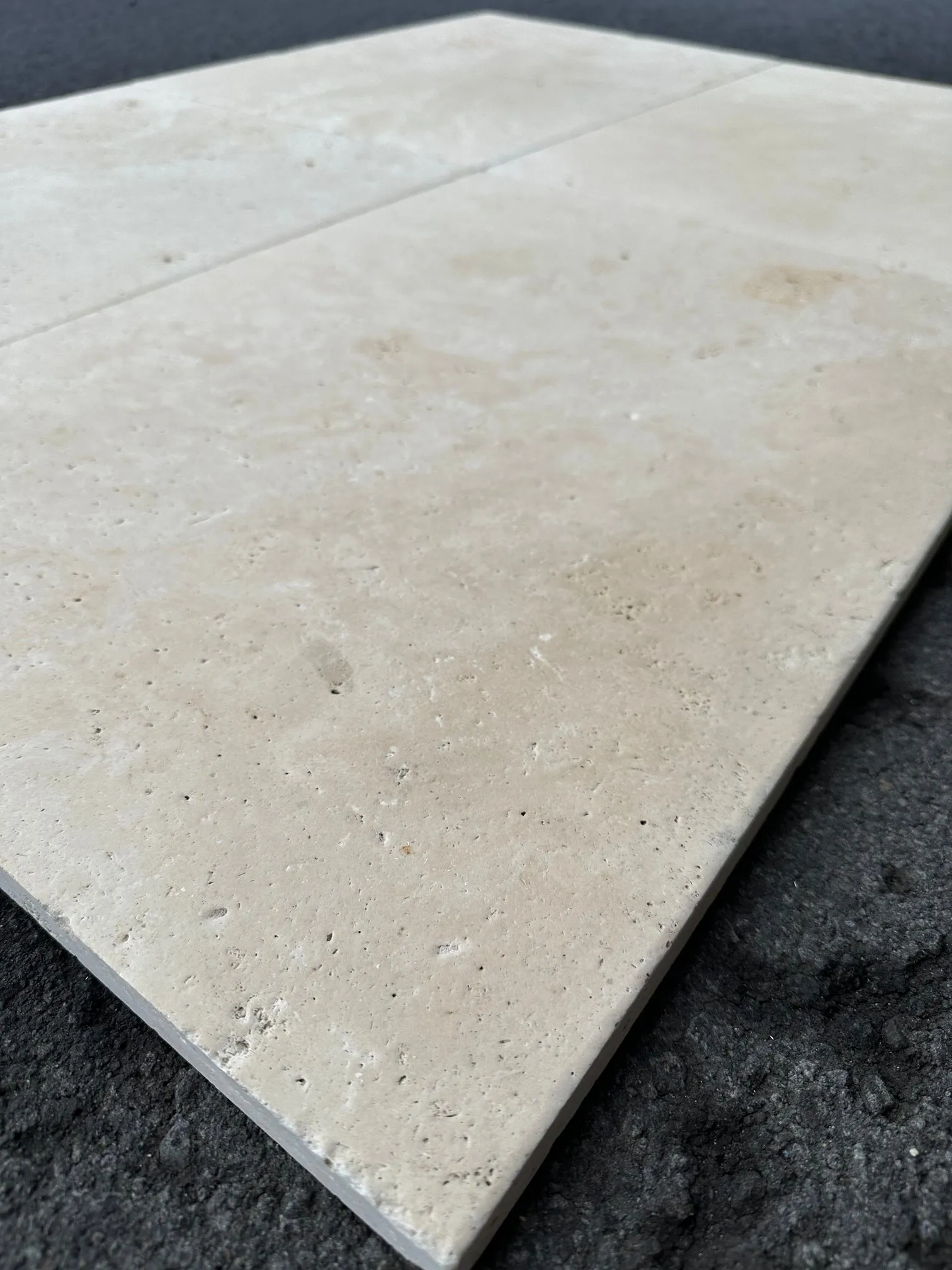 CLASSIC MEDIUM Travertine Honed-Filled Tile