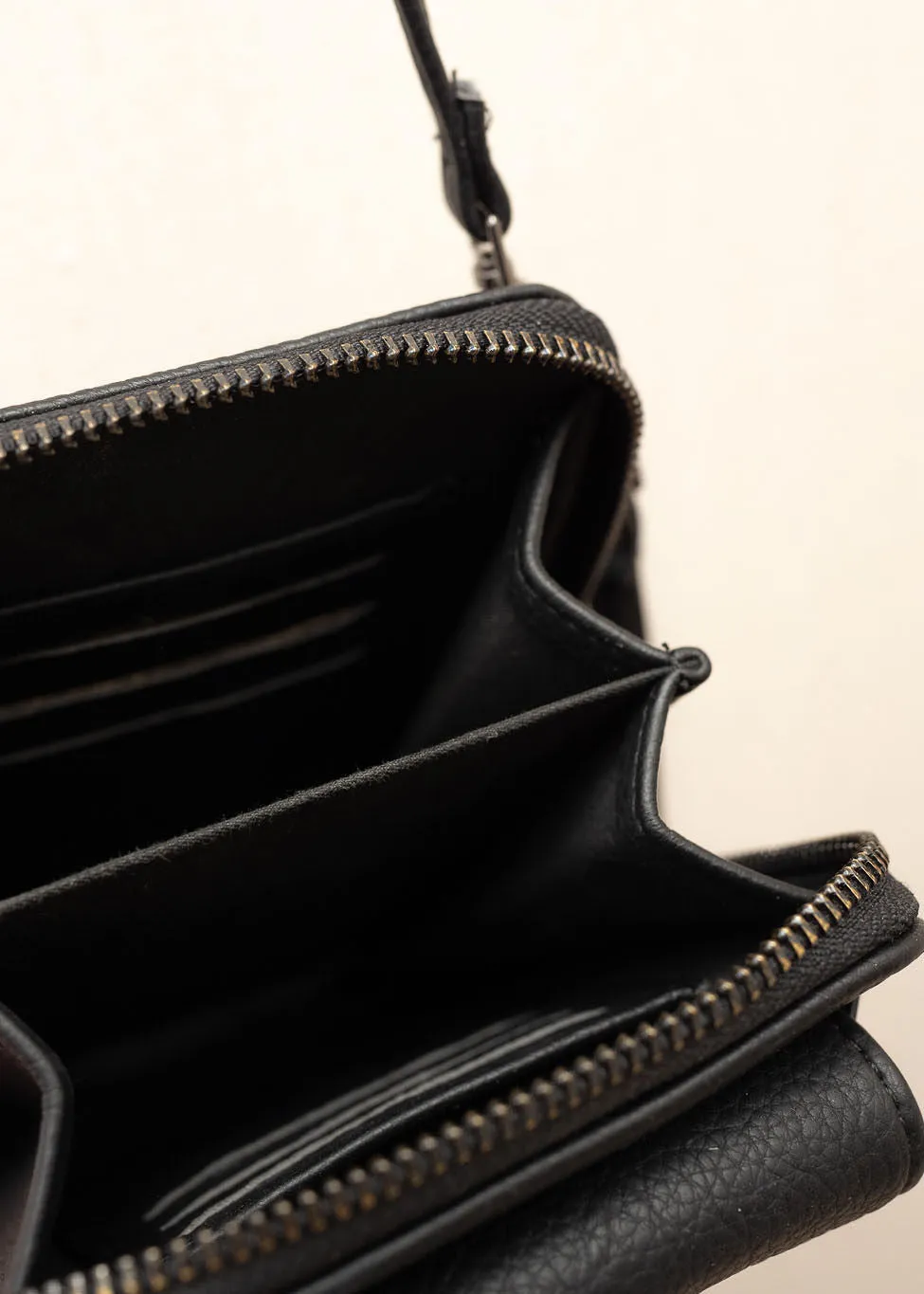 Courtenay Place Purse - Black