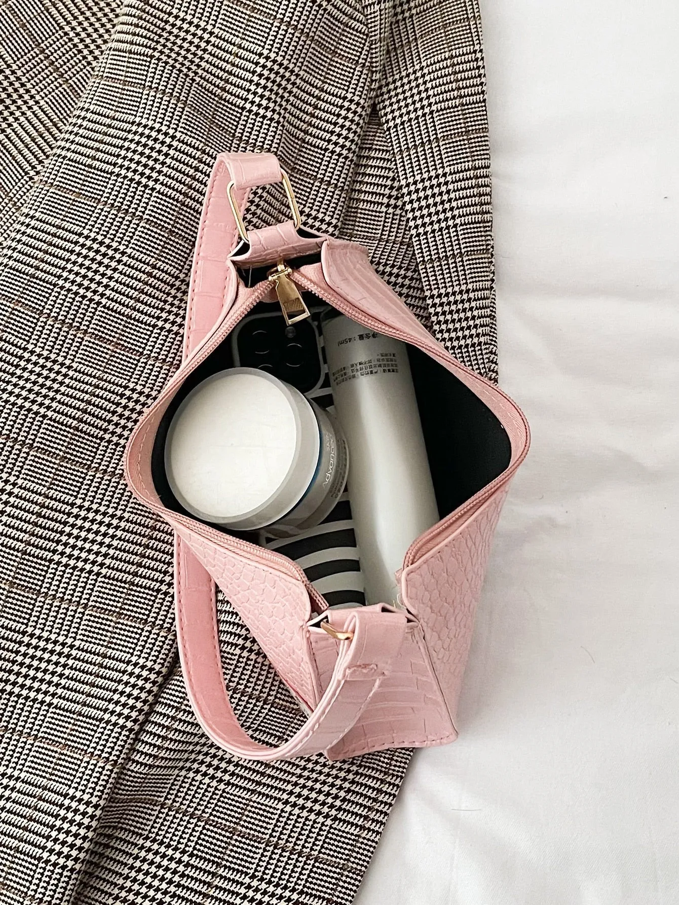 Crocodile Embossed Baguette Bag - Baby Pink