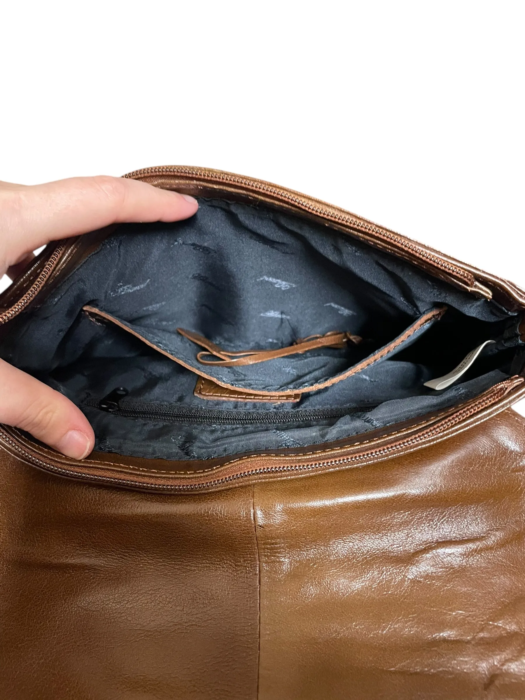 Crossbody Leather By Clothes Mentor, Size: Medium