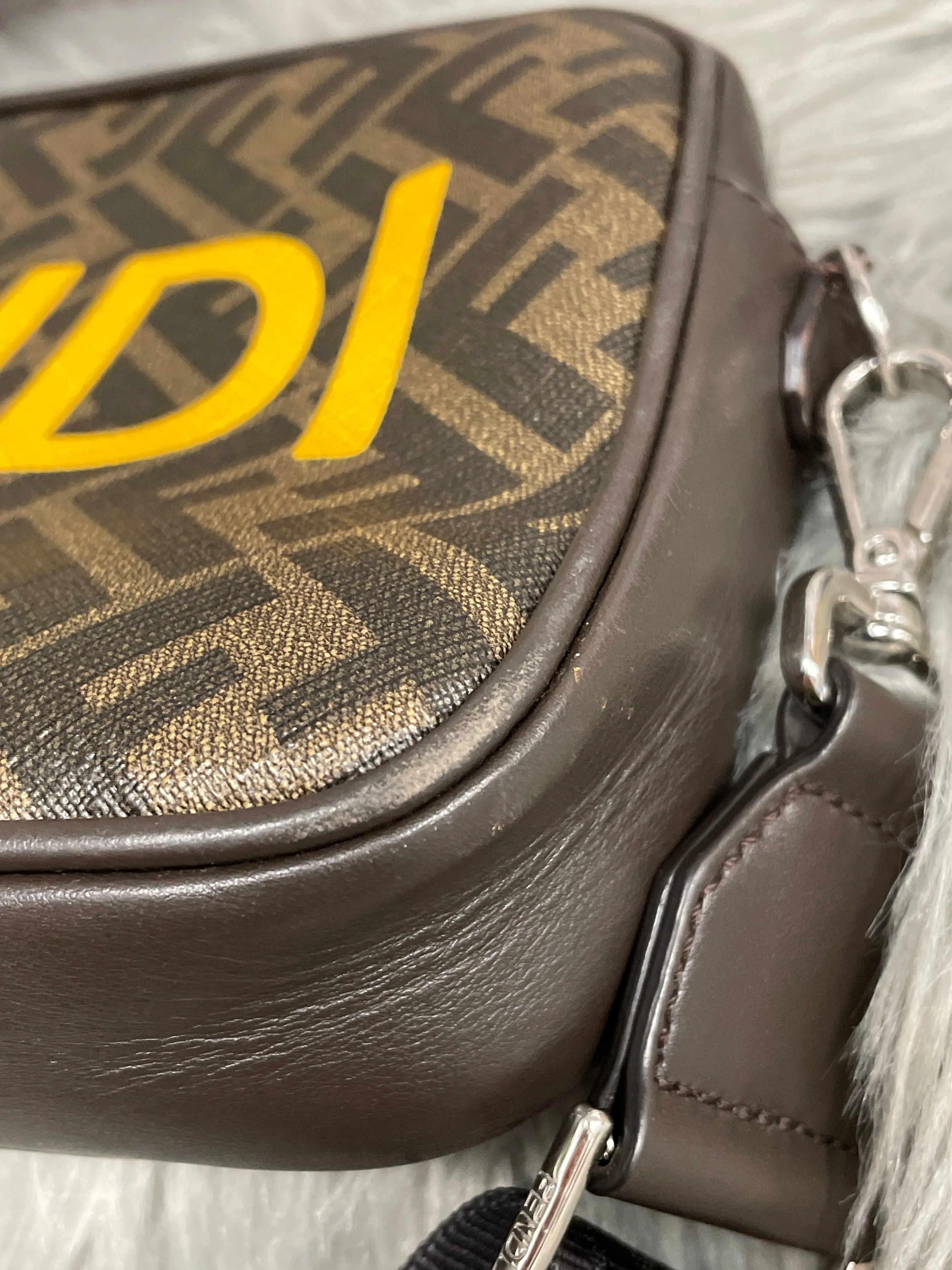 Crossbody Luxury Designer By Fendi, Size: Medium