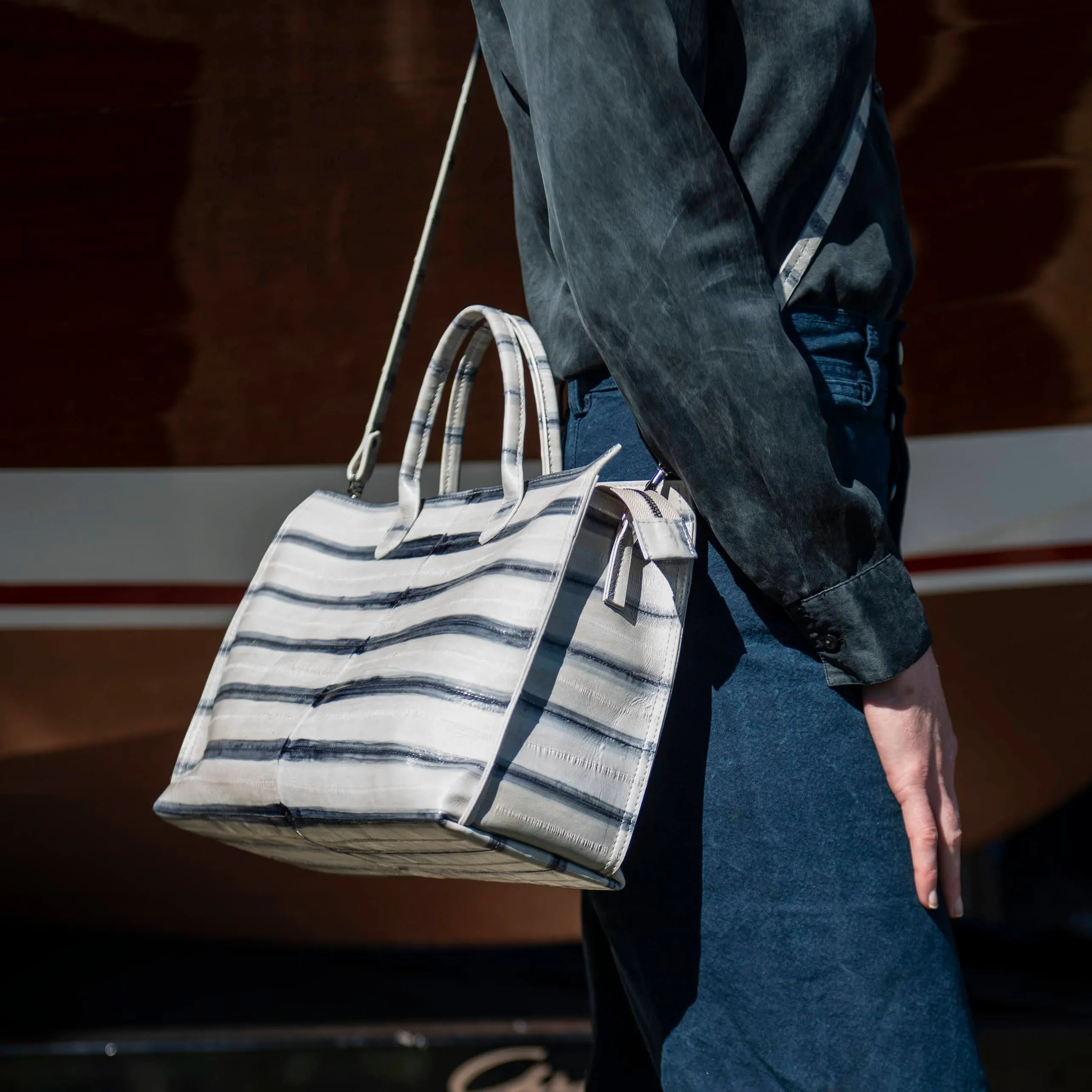 DAY BAG BLACK MAKO