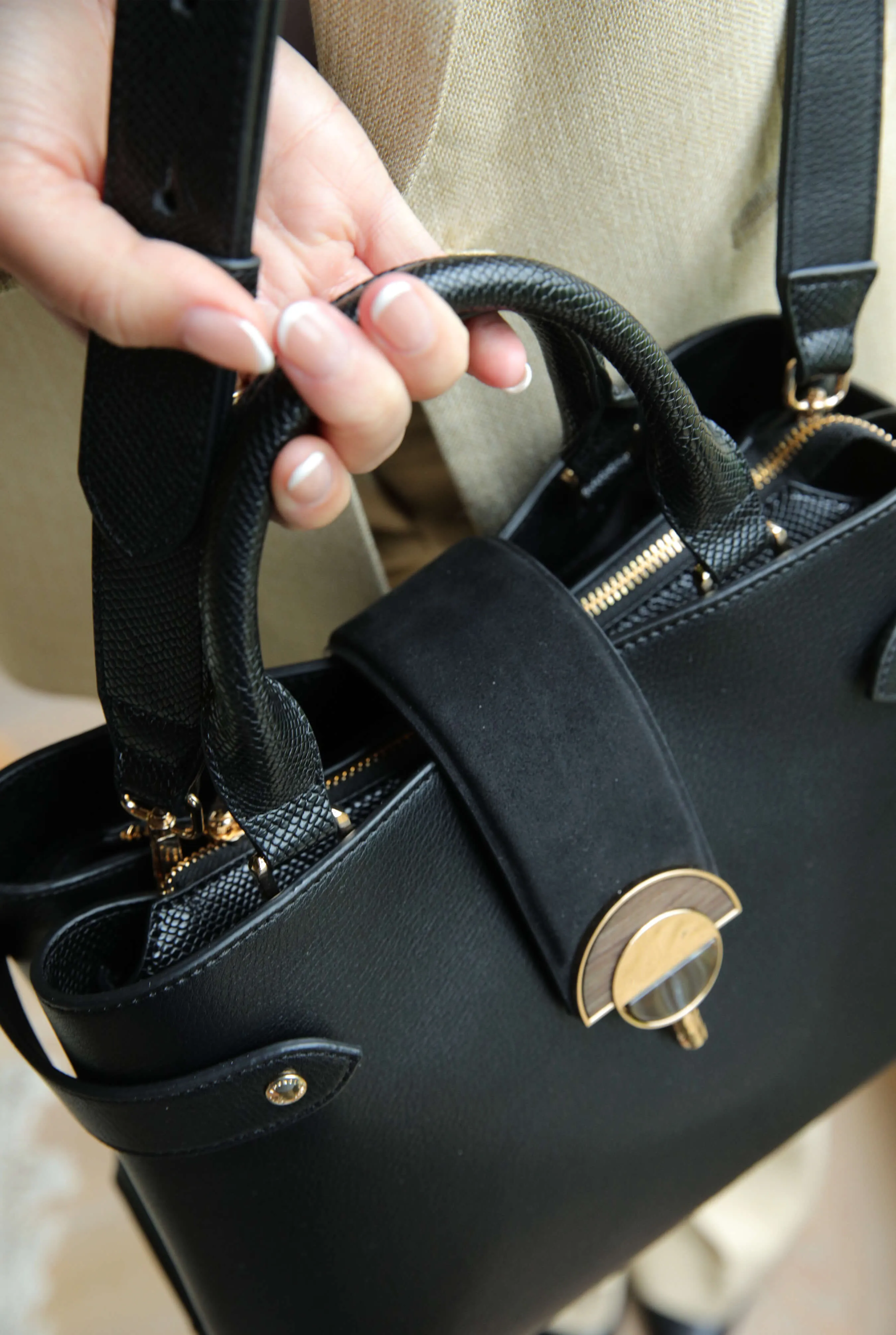 Dora Black Tote
