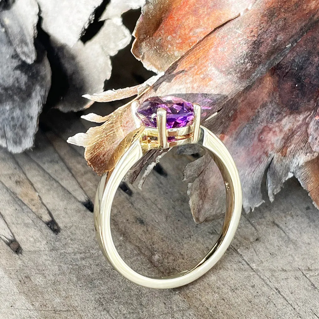 Elegant Oval Cut Amethyst Solitaire Yellow Gold Ring
