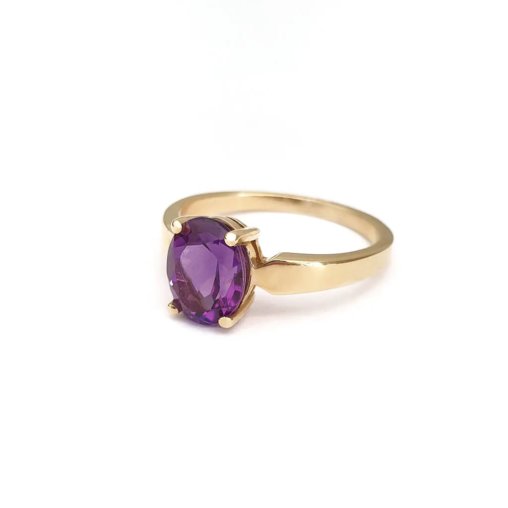 Elegant Oval Cut Amethyst Solitaire Yellow Gold Ring