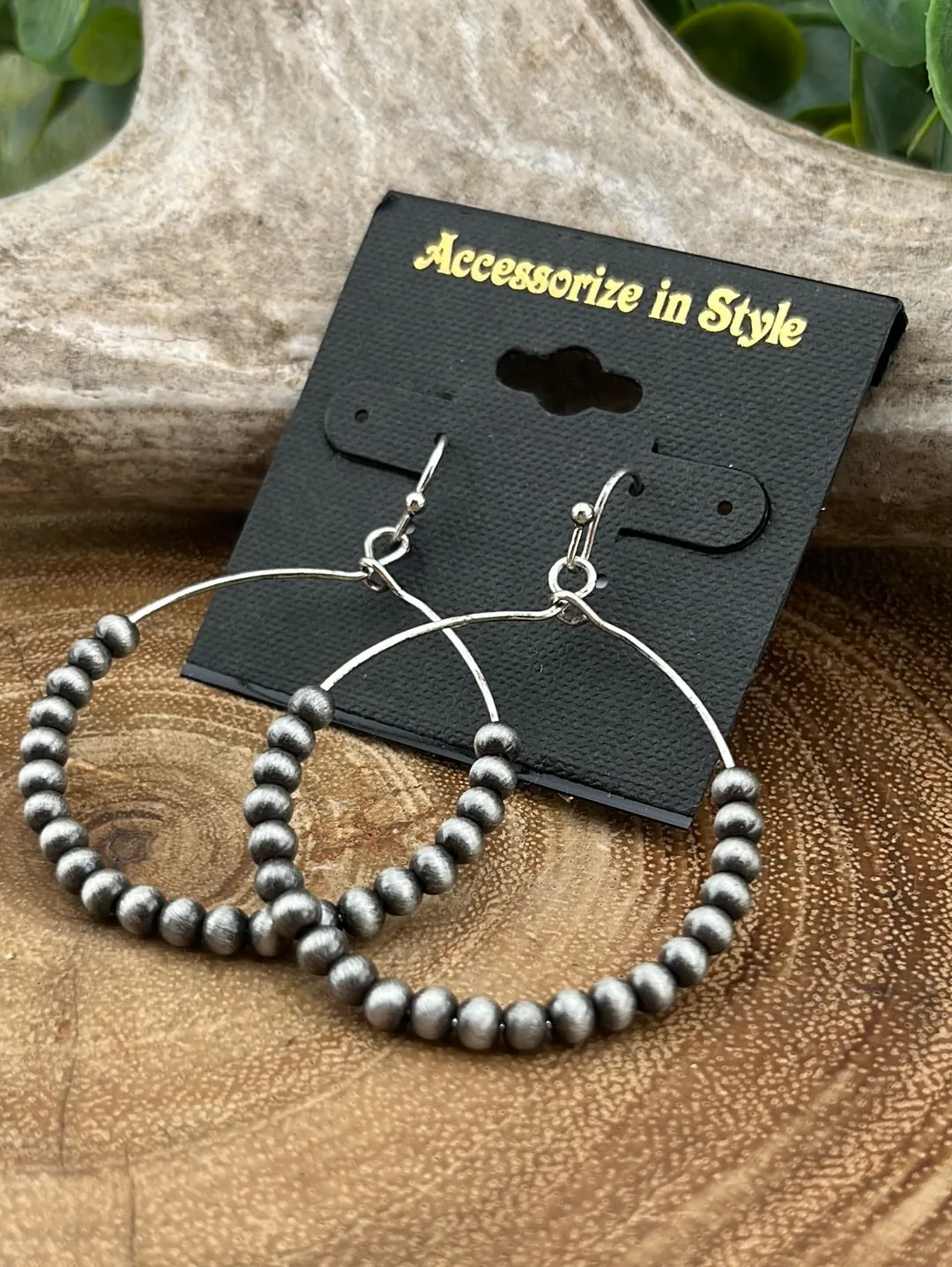Empetrum Fashion 3mm Wire Navajo Pearl Hoop Earrings - 1.6"
