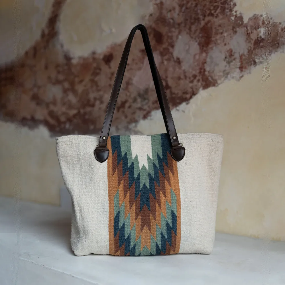 Equinox Tote