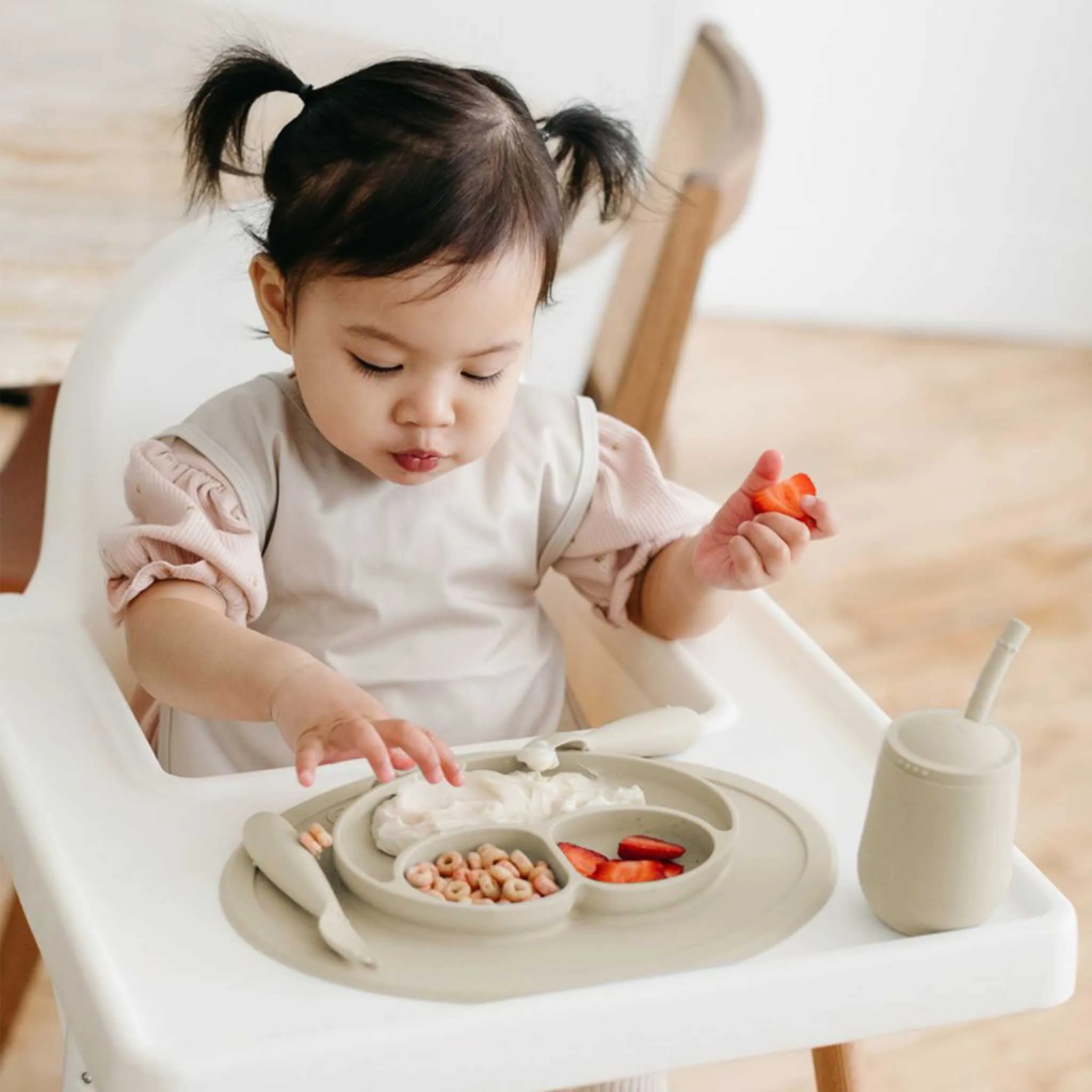 ezpz Mini Cup   Straw Training System