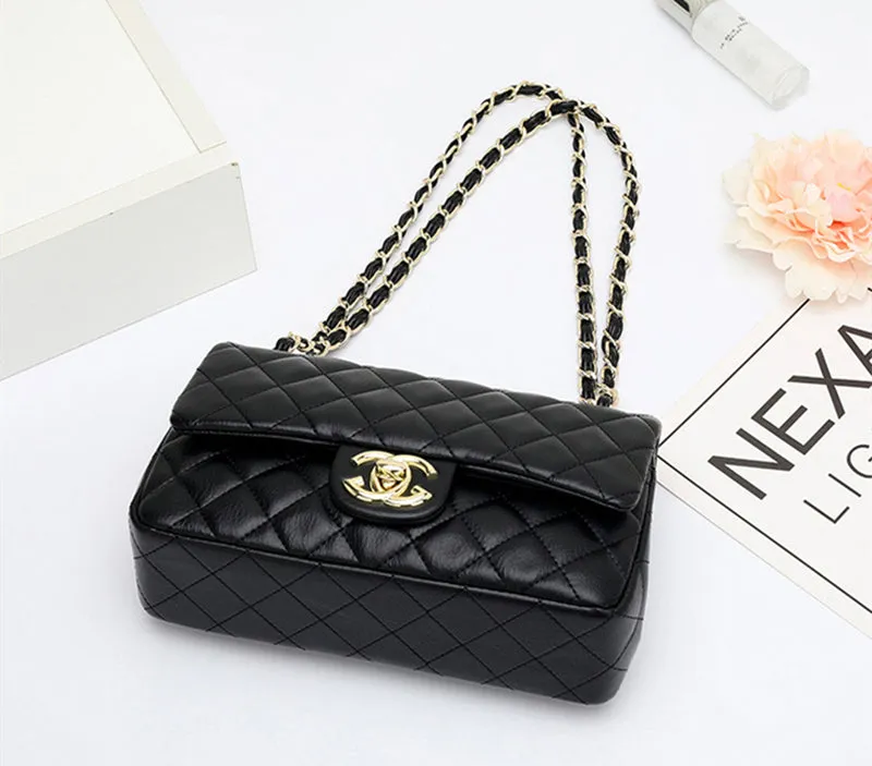 Fashion Leather Ringer Lock Catch Single Handbag