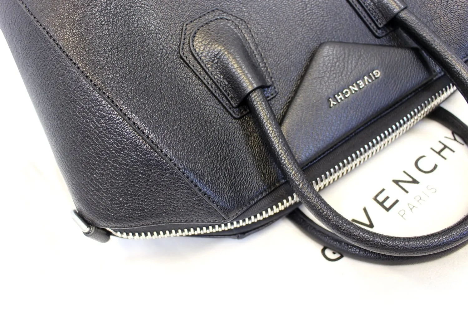 GIVENCHY Black Leather Antigona Shoulder Bag