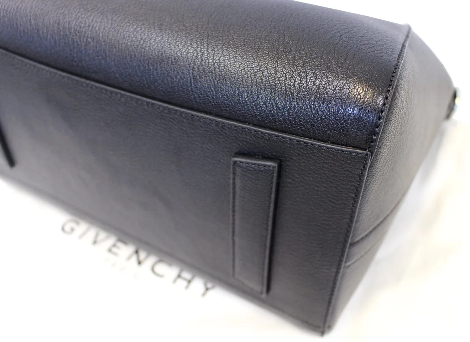 GIVENCHY Black Leather Antigona Shoulder Bag