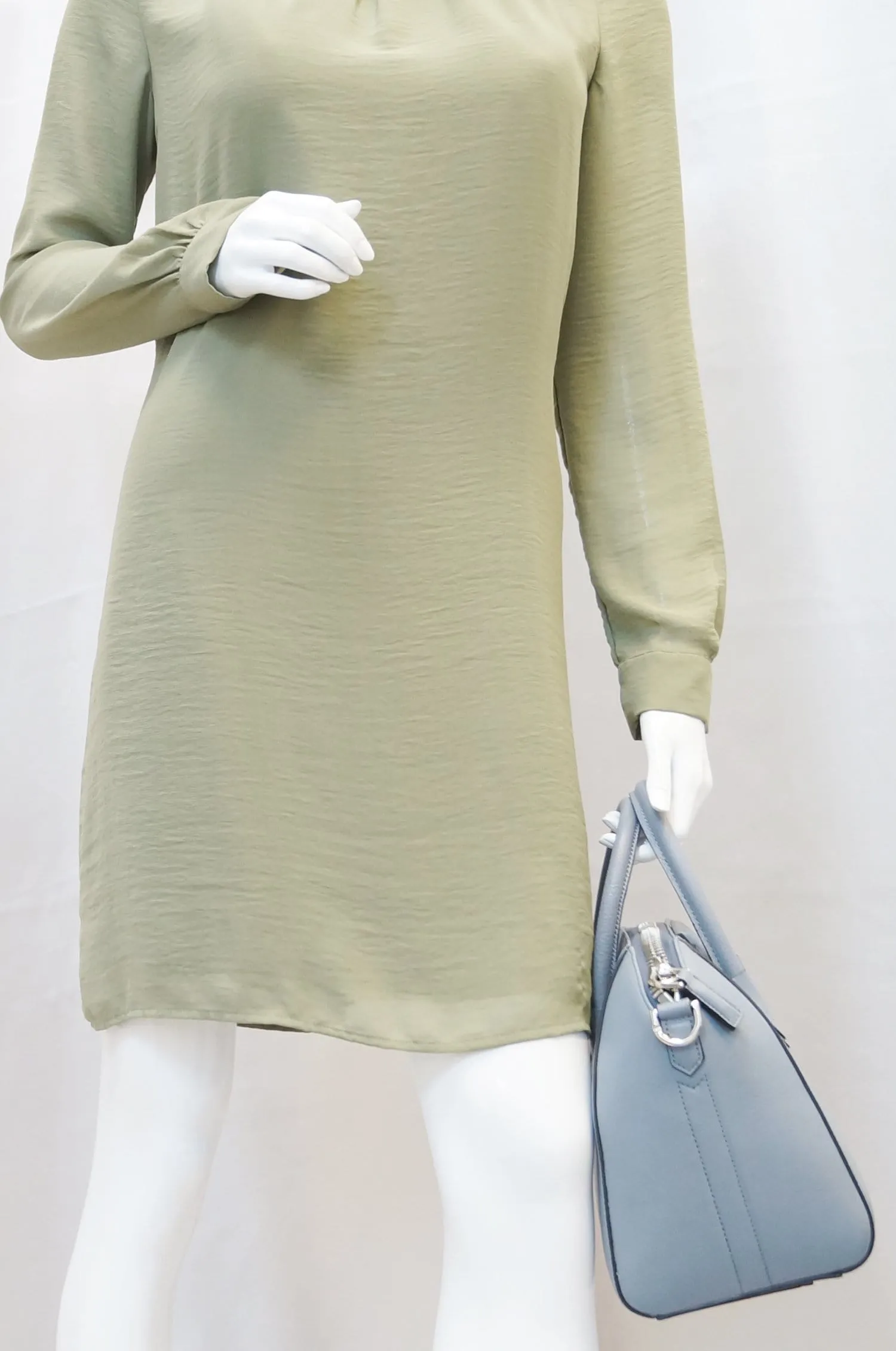 GIVENCHY Grey Goatskin Leather Small Antigona Shoulder Bag