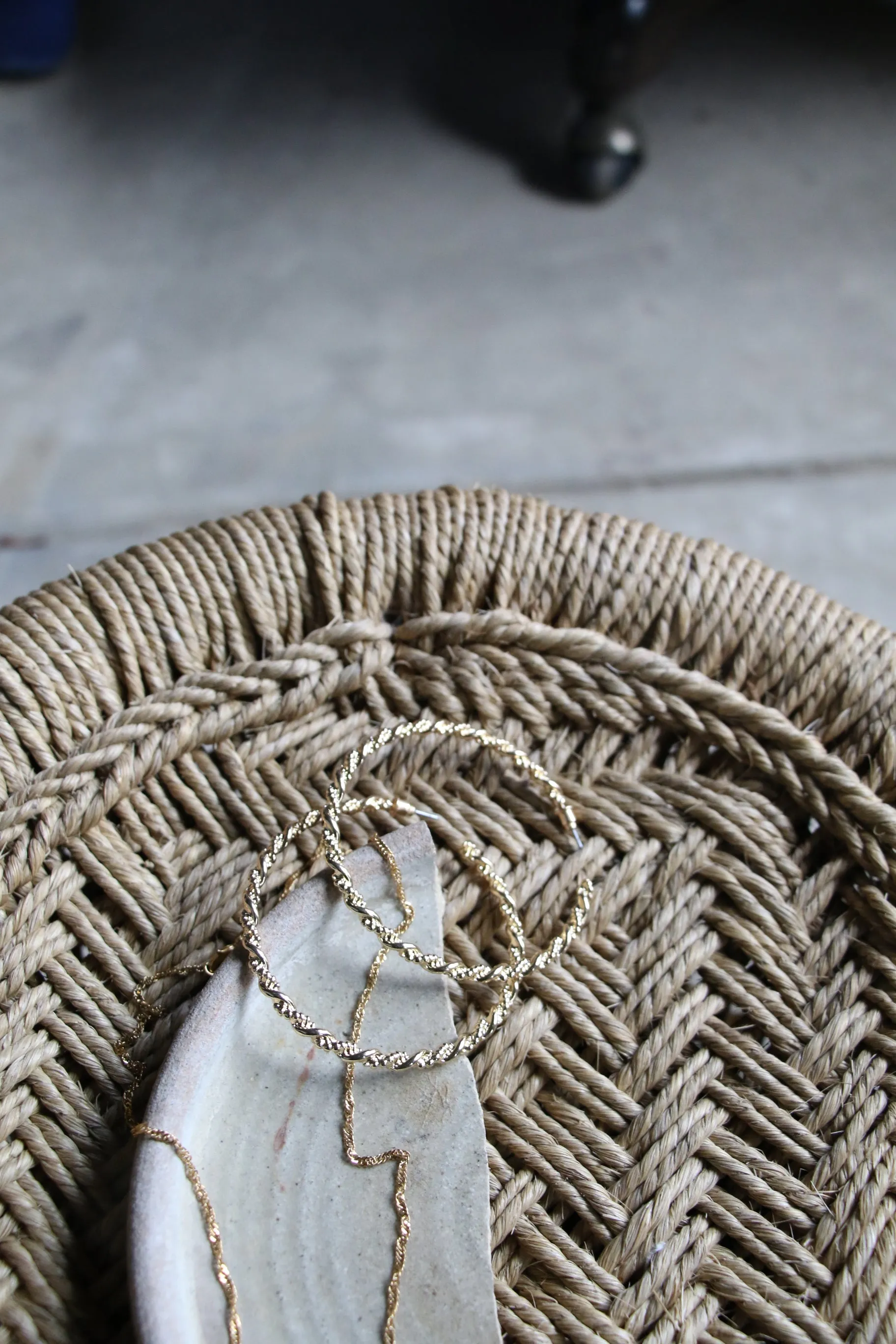 GOLD ROPE HOOPS