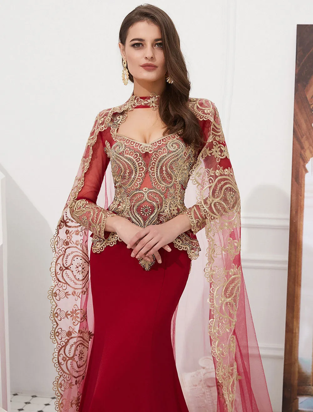 Gorgeous Luxury Evening Dresses Embroidered Beaded Queen Anneneck Long Sleeve Formal Gowns With Cloak