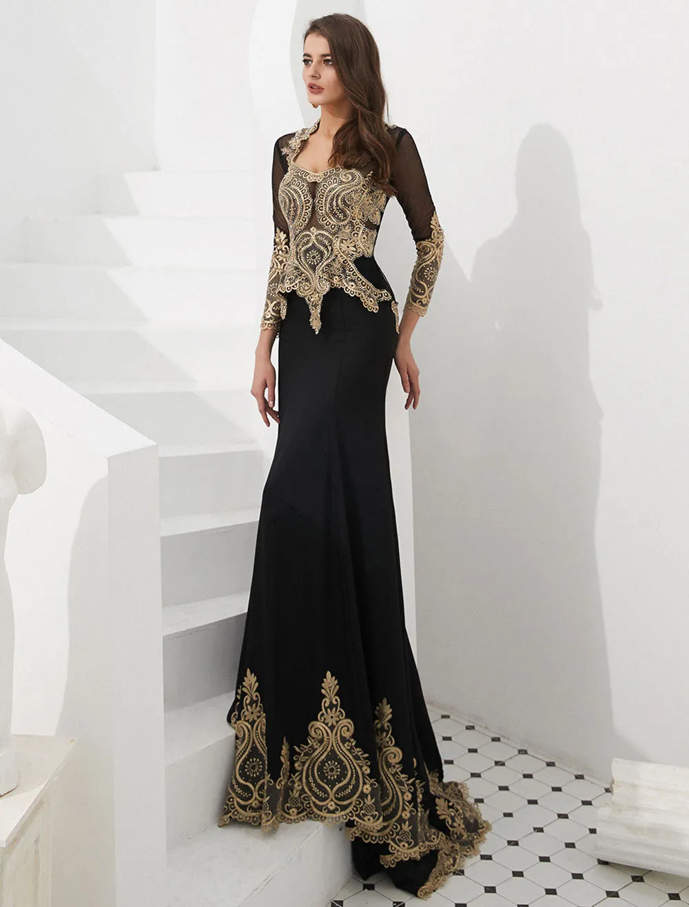 Gorgeous Luxury Evening Dresses Embroidered Beaded Queen Anneneck Long Sleeve Formal Gowns With Cloak