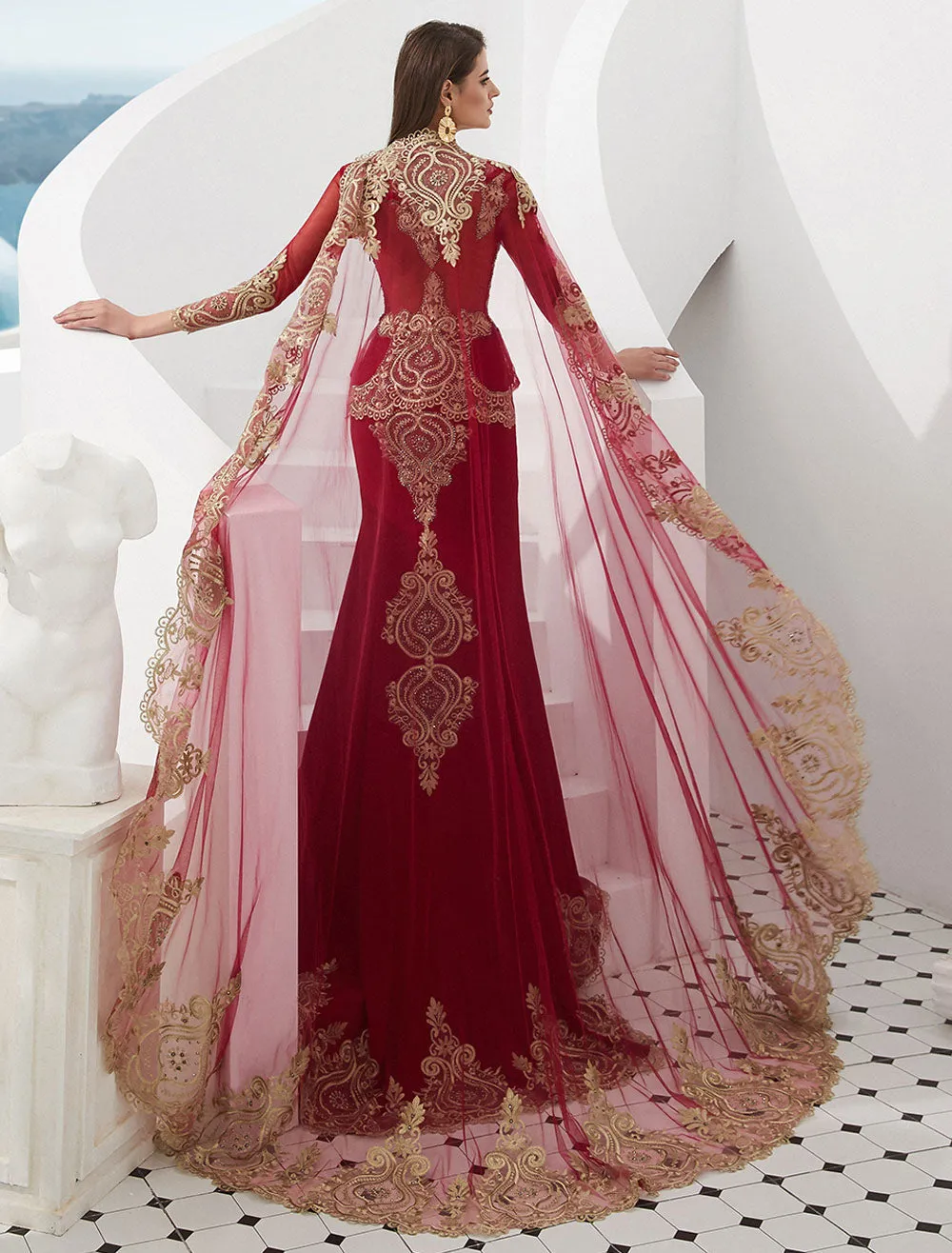 Gorgeous Luxury Evening Dresses Embroidered Beaded Queen Anneneck Long Sleeve Formal Gowns With Cloak
