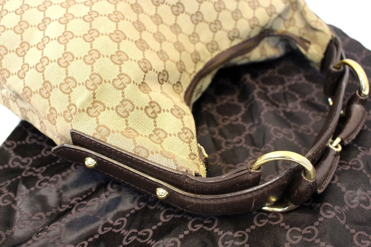 GUCCI Beige GG Canvas Medium Horsebit Hobo Bag