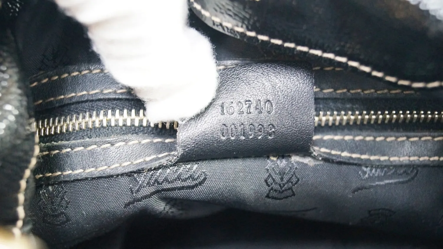 GUCCI Patent Leather Black Medium Britt Hobo Bag