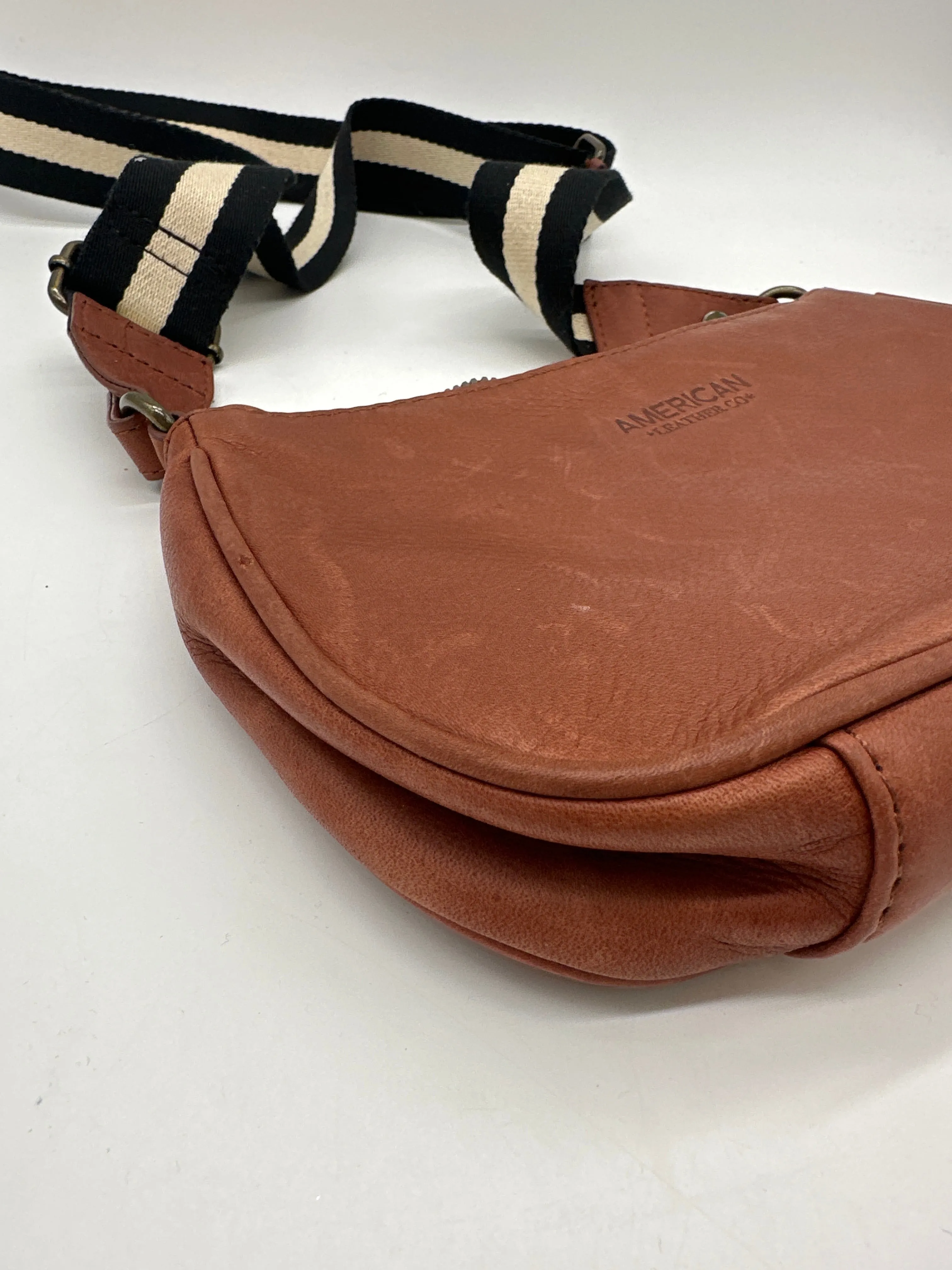 Handbag By Clothes Mentor, Size: Small
