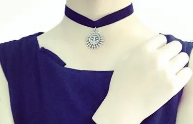Handmade Hot Selling Vintage Stretch Tattoo Choker Necklace Gothic Punk Grunge Henna Elastic with Choker Pendant Necklaces