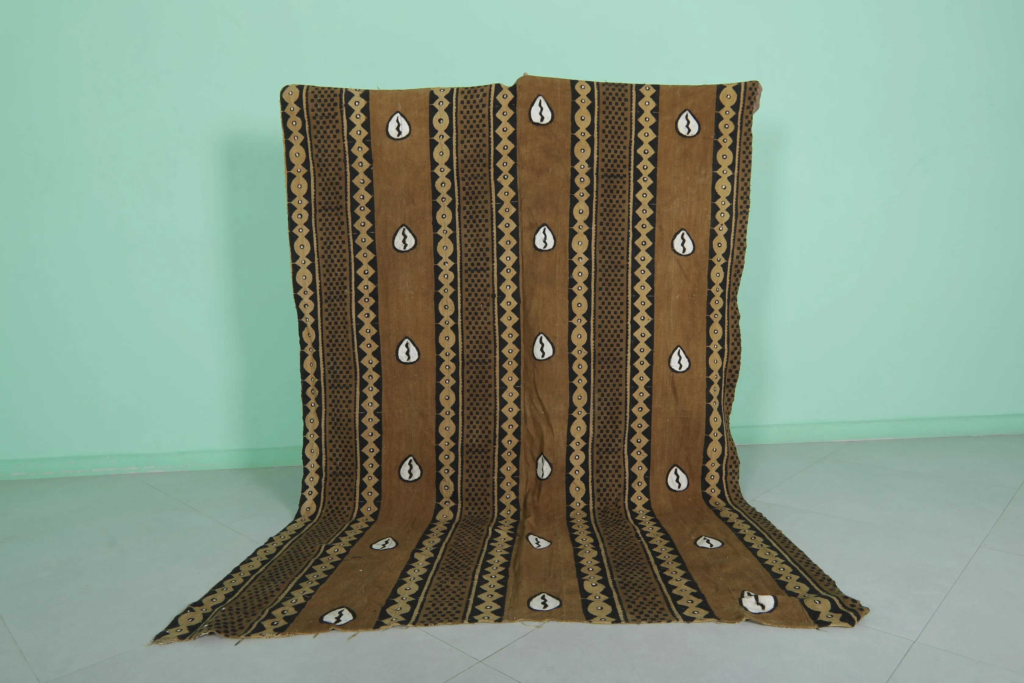 Handwoven Moroccan Kilim - 4.9 FT X 6.7 FT | Elegant Earthy Tones