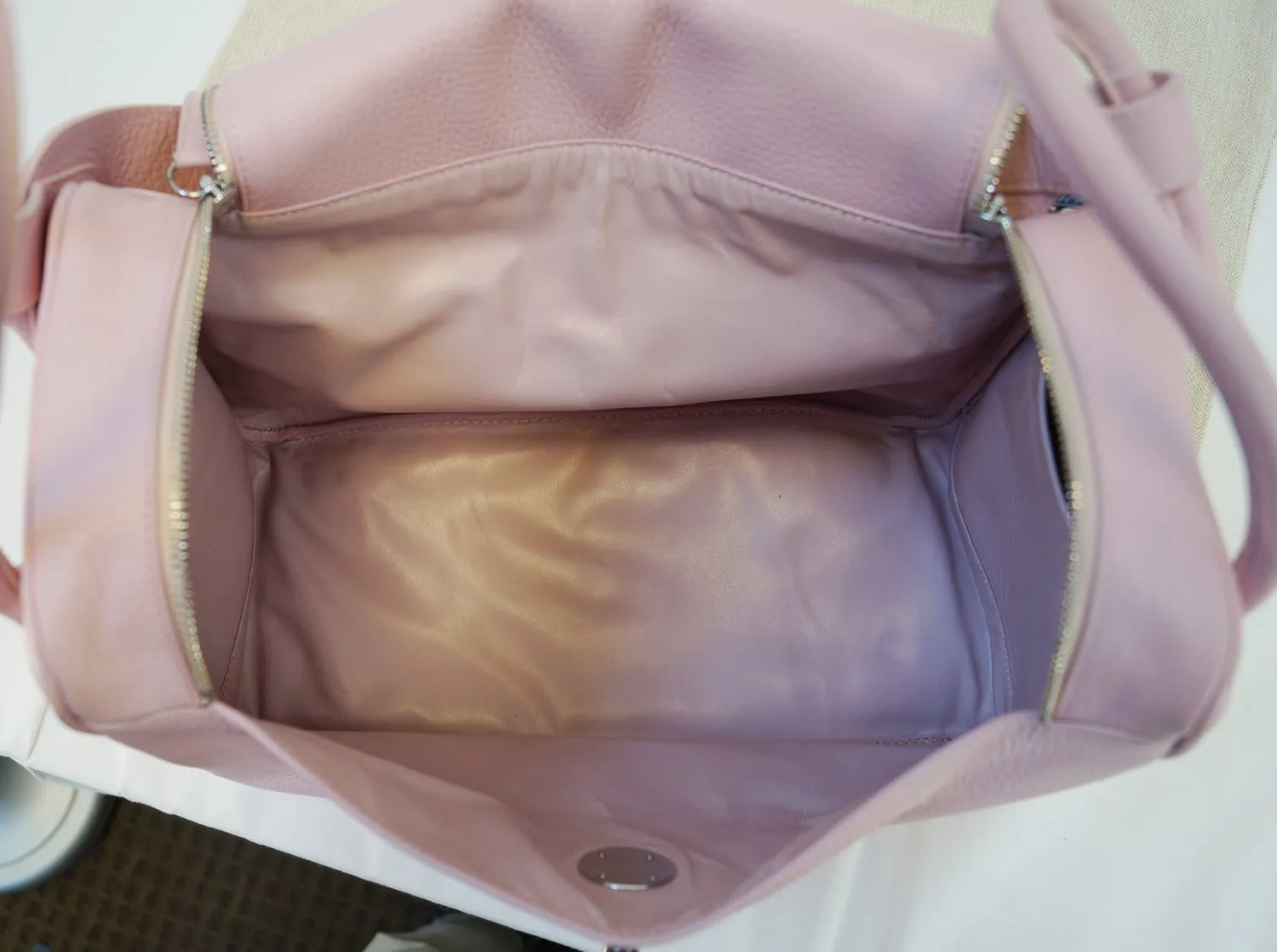 HERMES 34cm Pink Clemence Leather Palladium Plated Lindy Bag