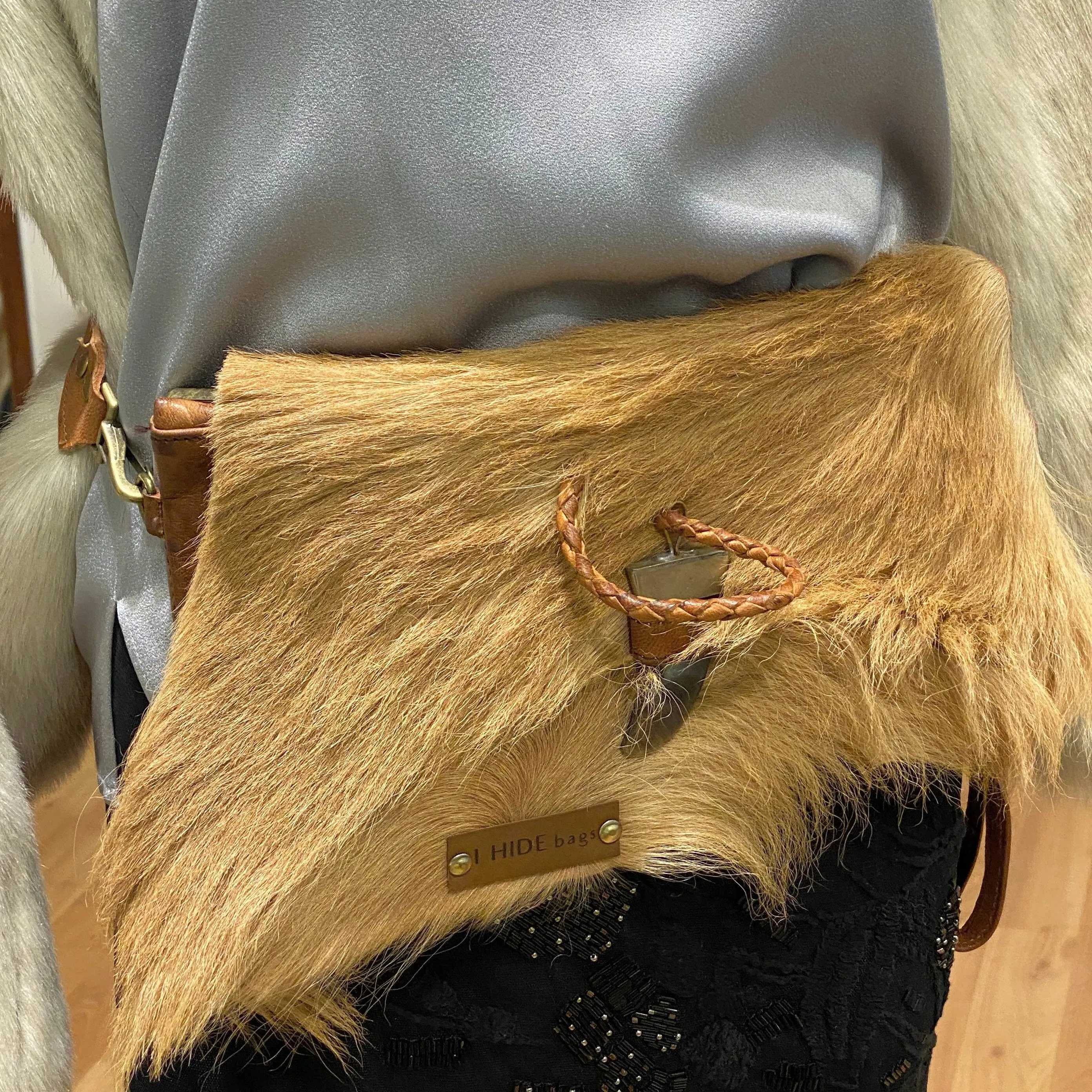 HIDE CLUTCH BAG
